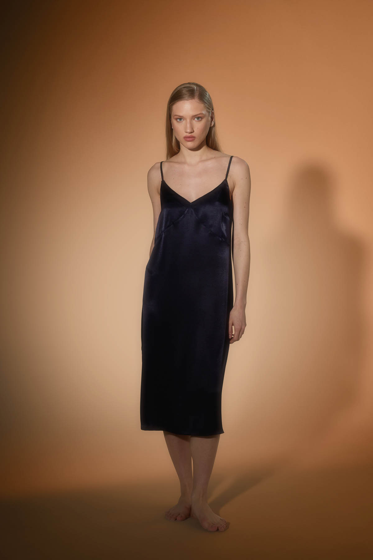 Kadın Vegan Dokuma Ayarlanır İp Askılı V Yaka Elbise