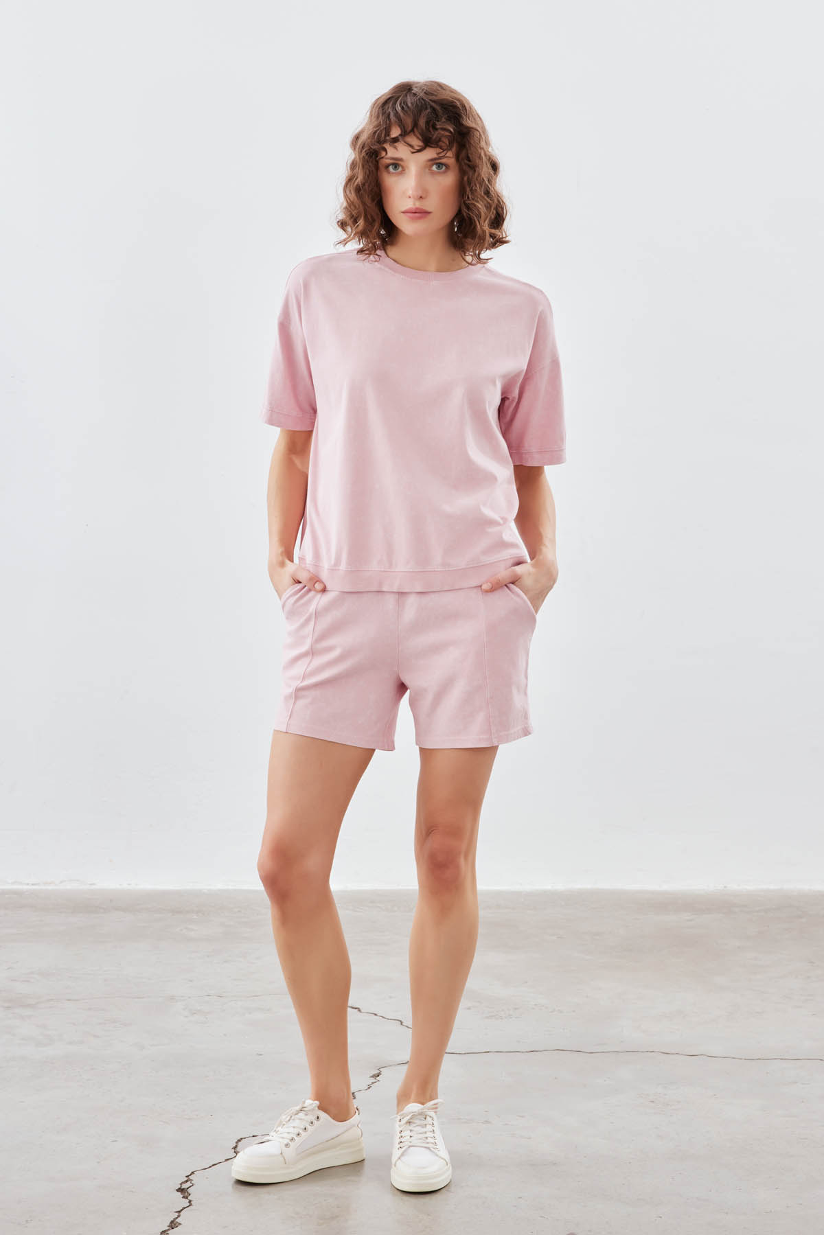 Kadın Pamuklu Yıkamalı Kısa Kollu T-shirt