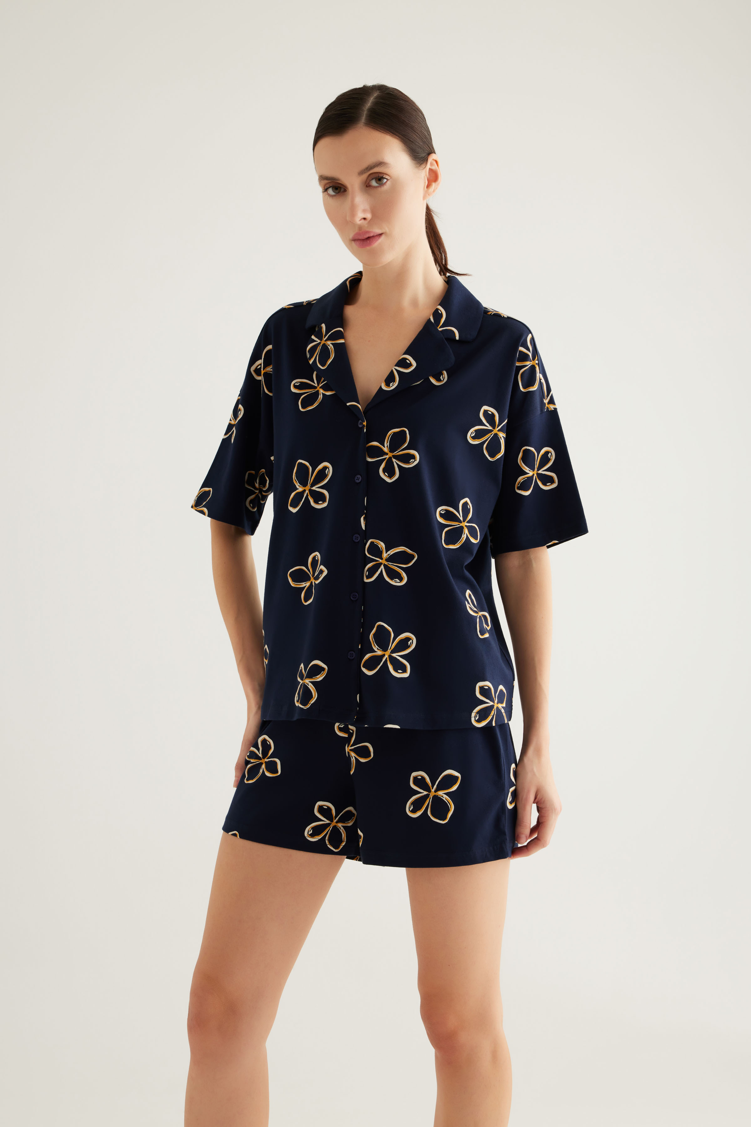 Kadın Pamuklu Kısa Kollu Gömlek Pijama Üstü