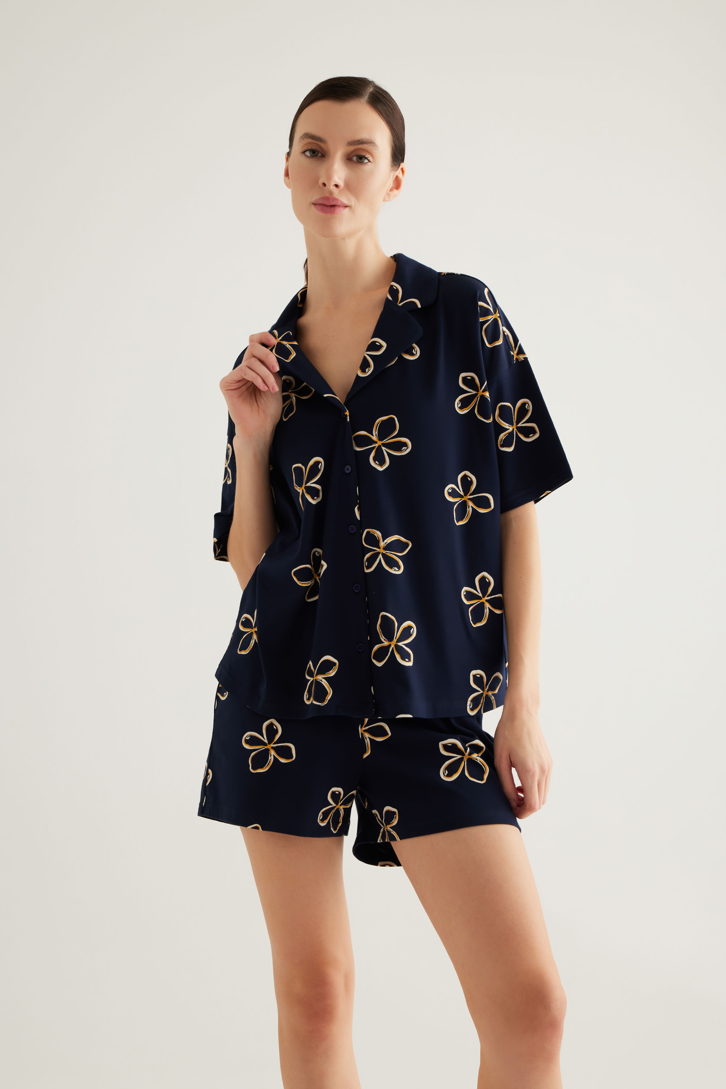 Kadın Pamuklu Kısa Kollu Gömlek Pijama Üstü