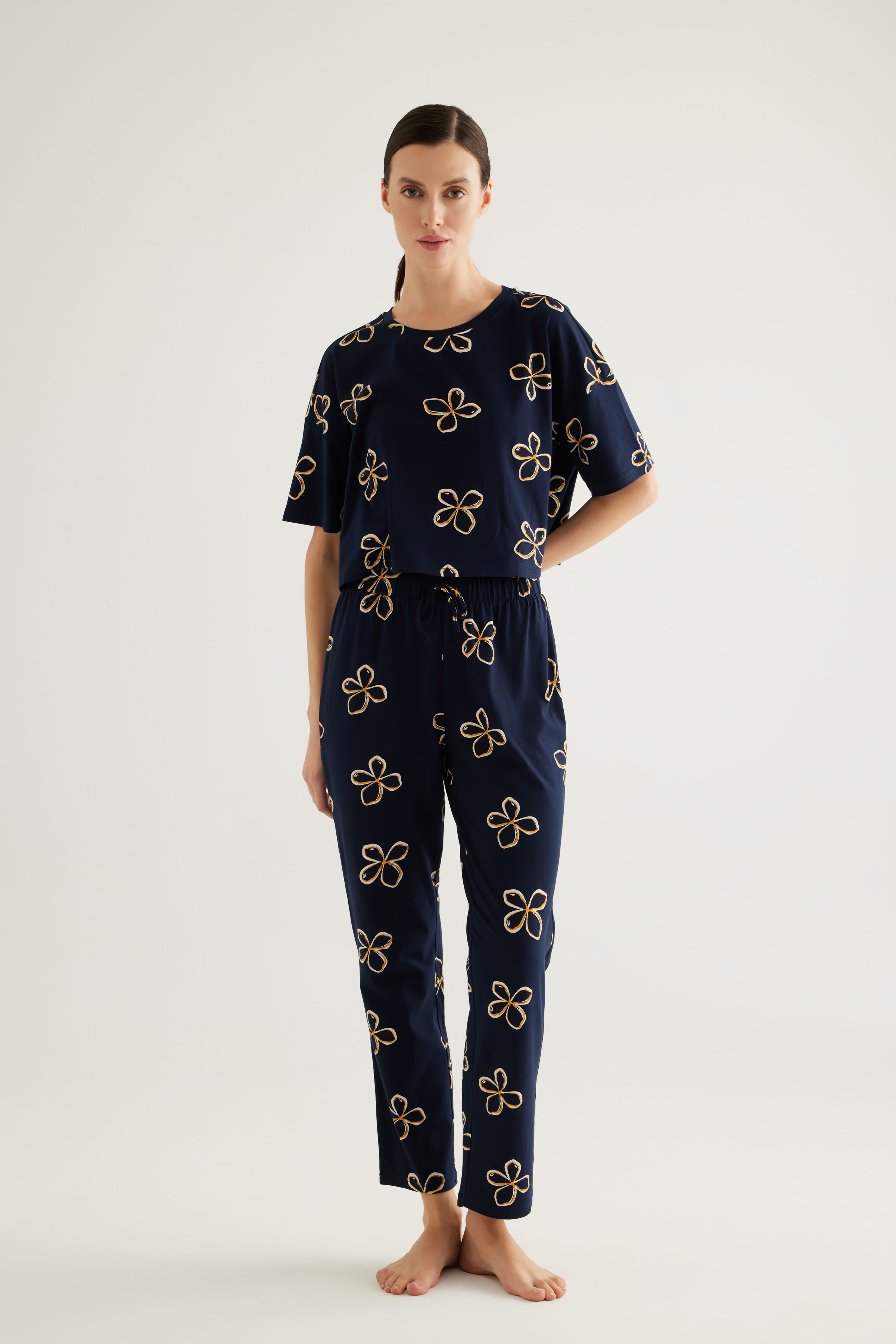 Kadın Pamuklu Kısa Kollu Uzun Pijama Takımı