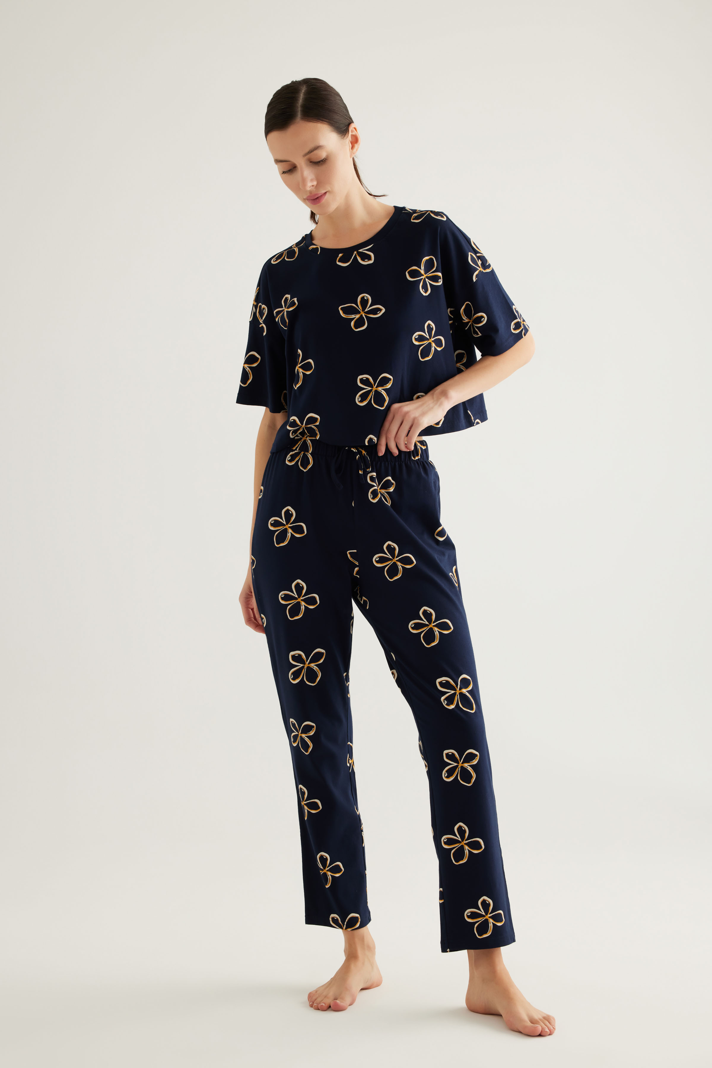 Kadın Pamuklu Kısa Kollu Uzun Pijama Takımı