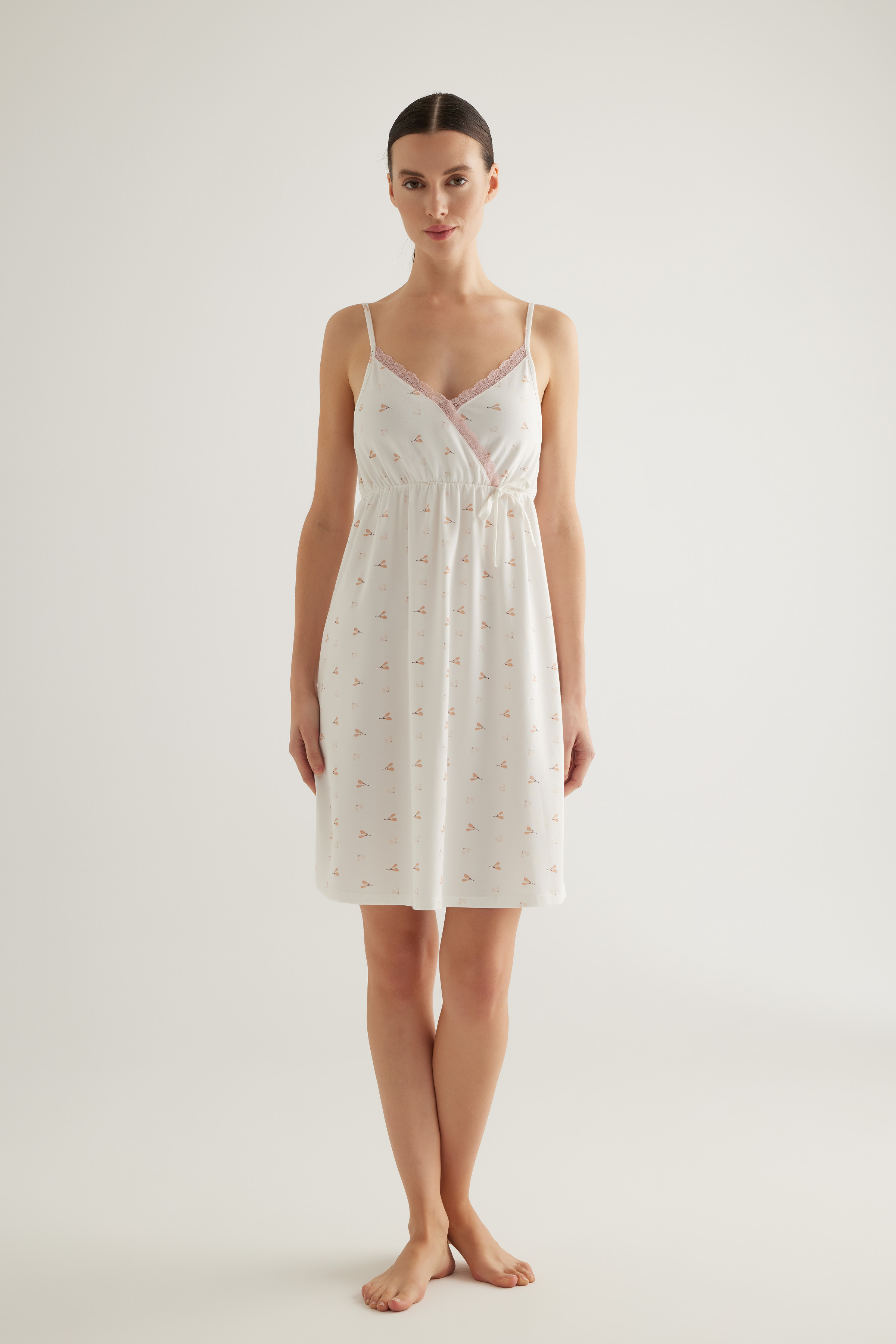 Kadın Pamuklu V Yaka Dantel Detaylı Büzgülü Gecelik