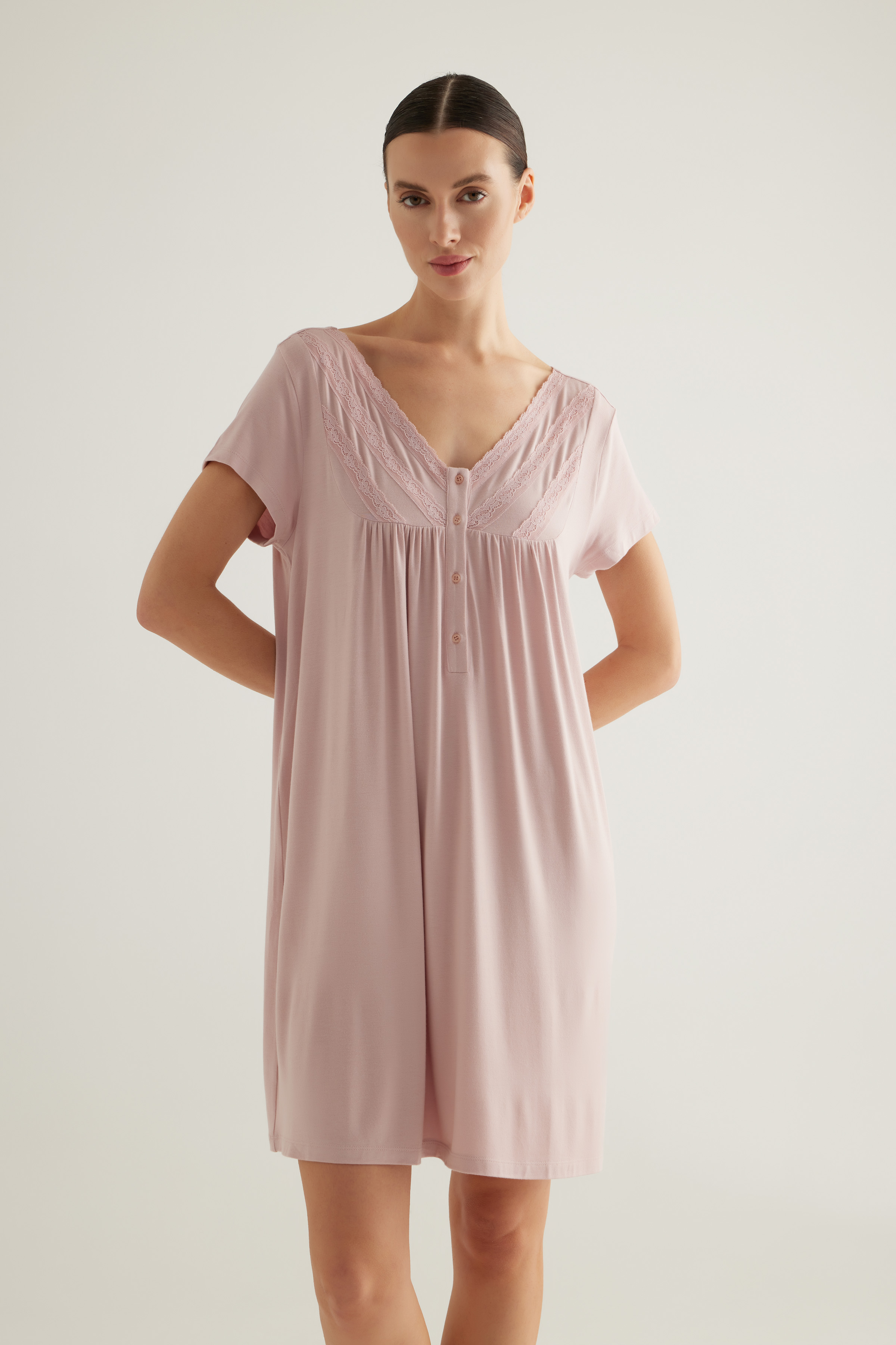 Kadın Pamuklu V Yaka Patlı Kısa Kollu Gecelik