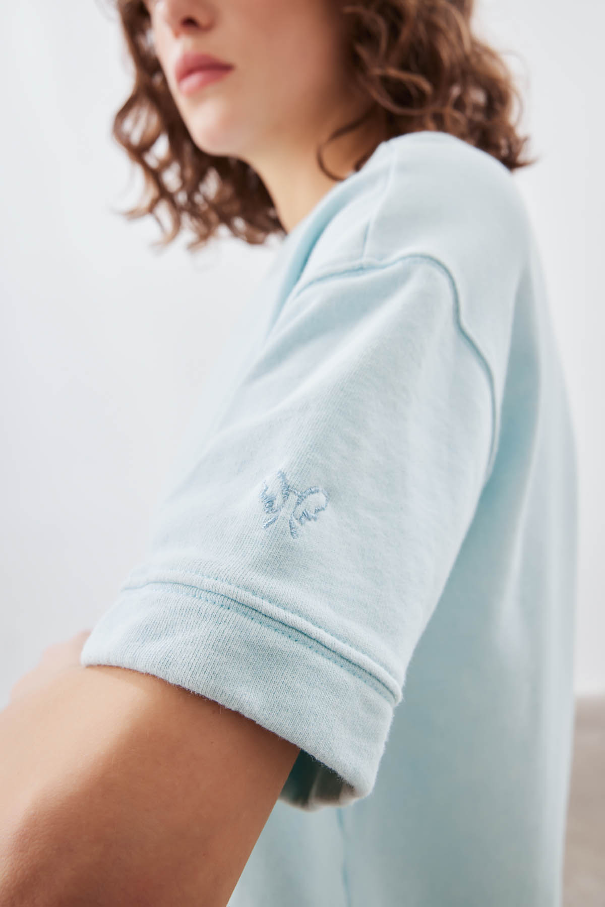 Kadın Pamuklu Yıkamalı Üç İplik Kısa Kollu T-shirt