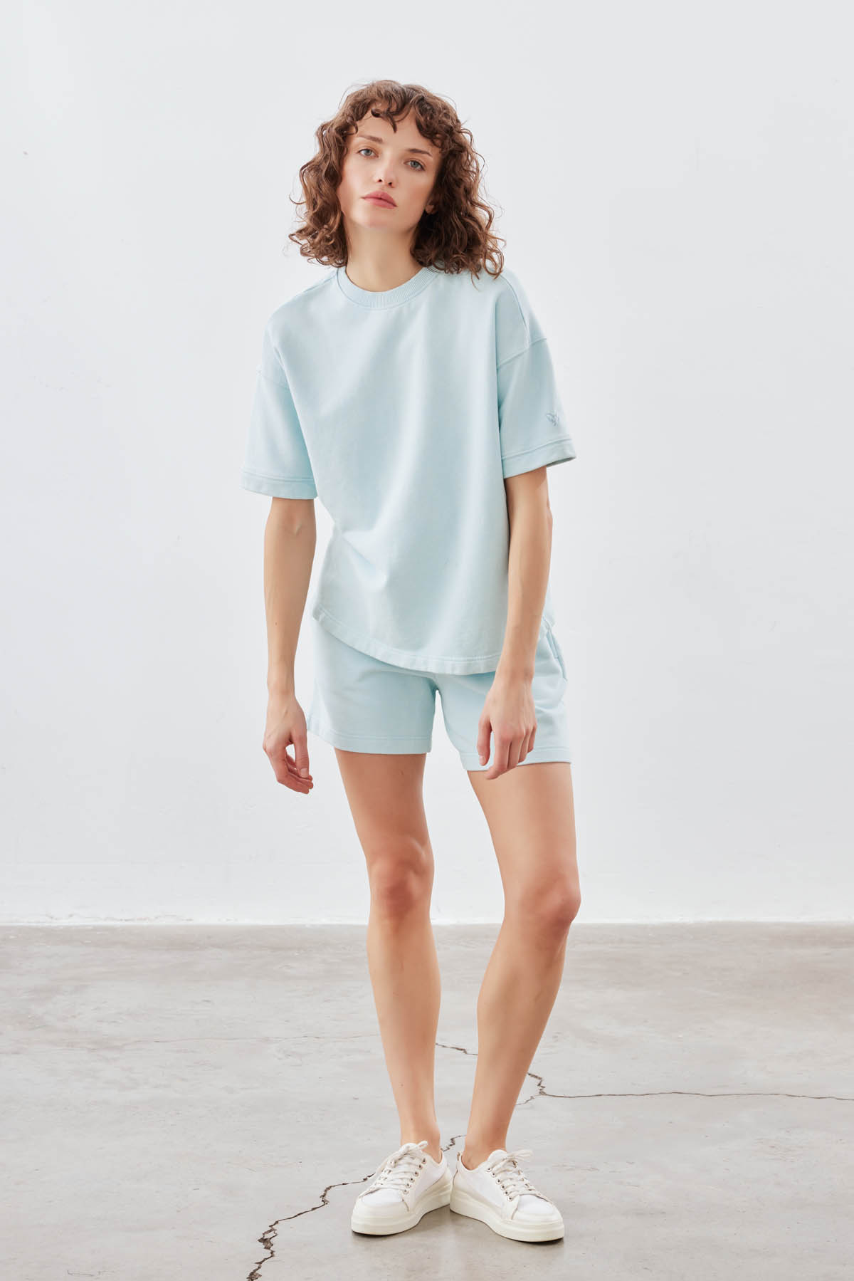 Kadın Pamuklu Yıkamalı Üç İplik Kısa Kollu T-shirt