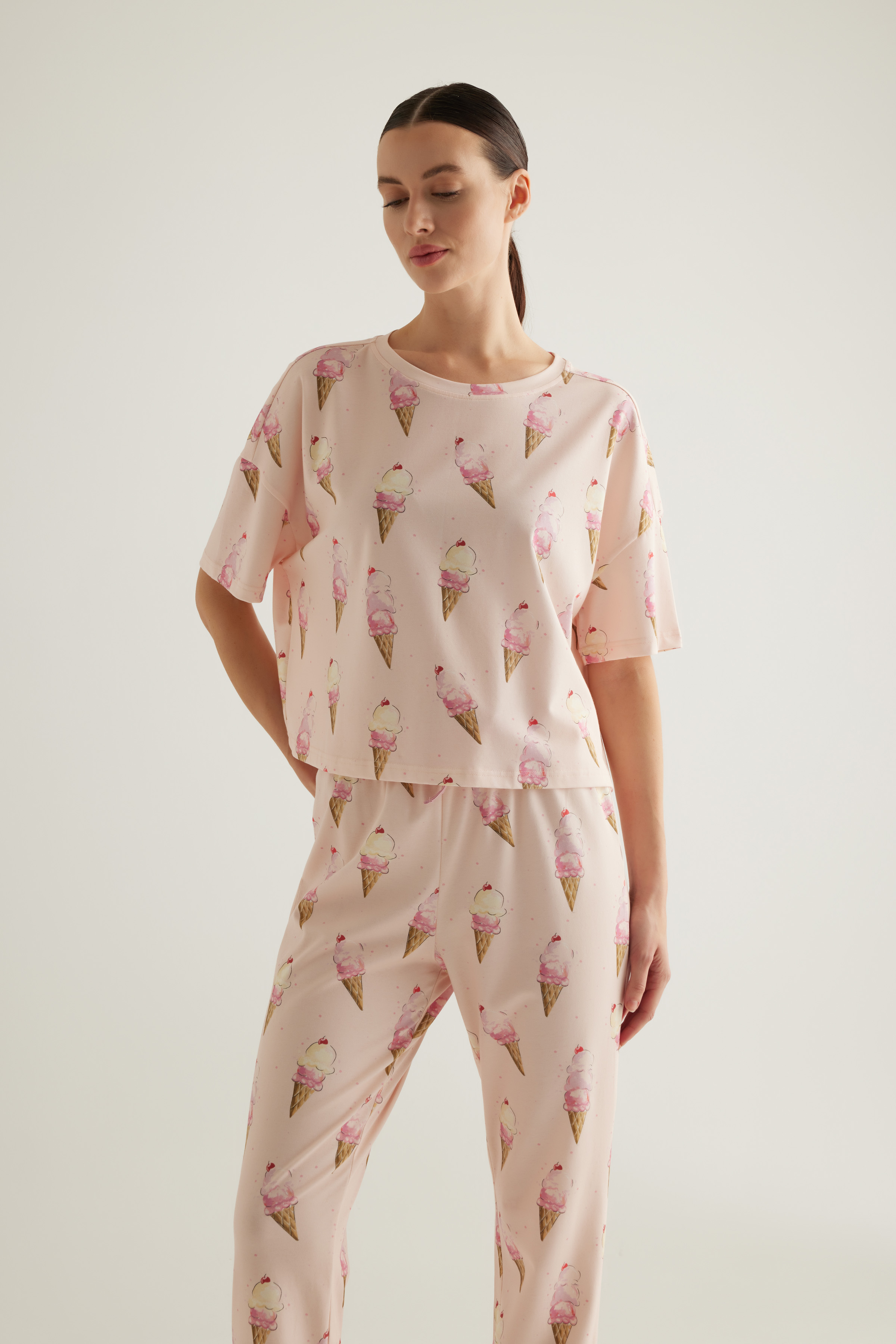Kadın Pamuklu Kısa Kollu Pijama Üstü