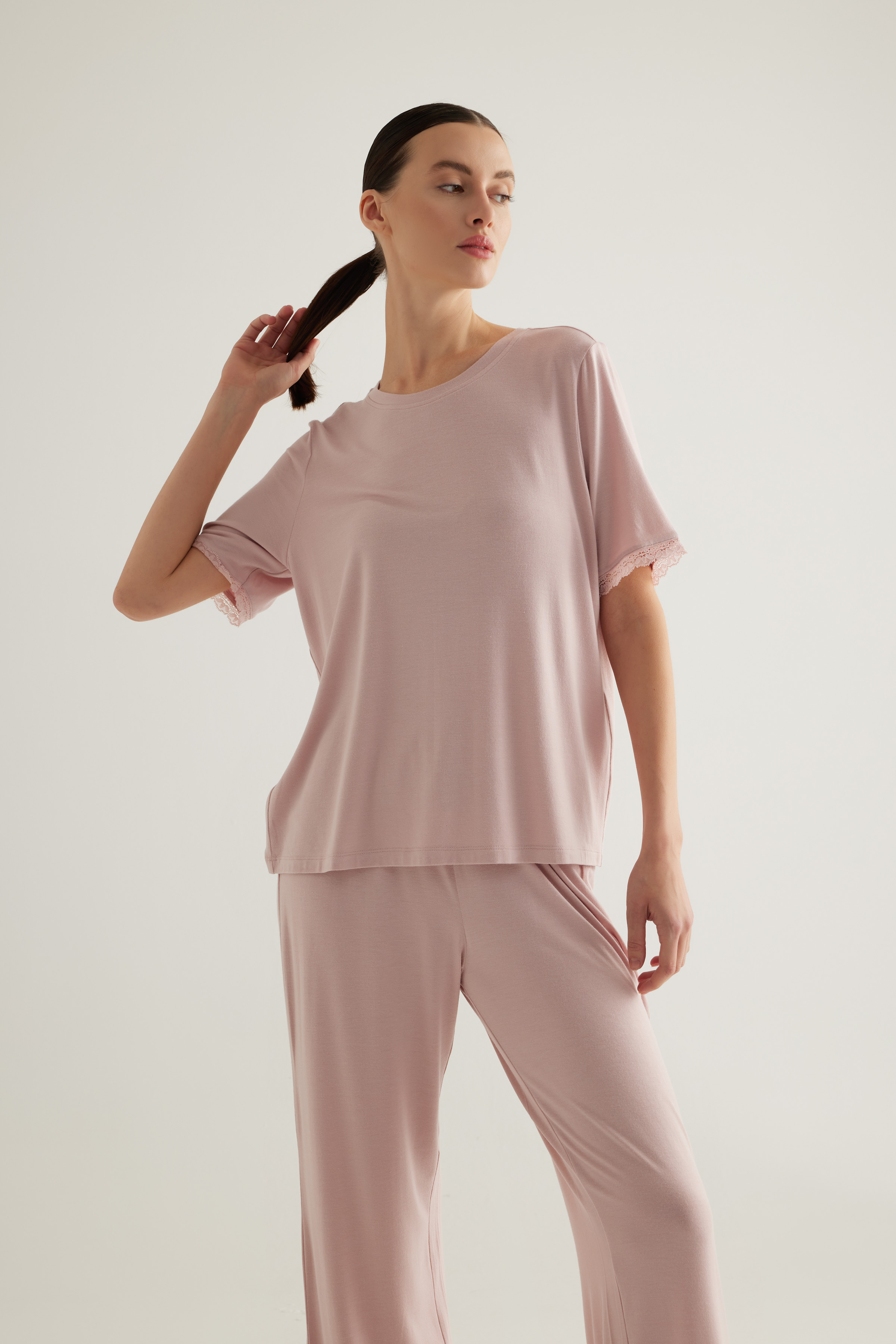 Kadın Viscose Kısa Kollu Dantel Detaylı Pijama Üstü