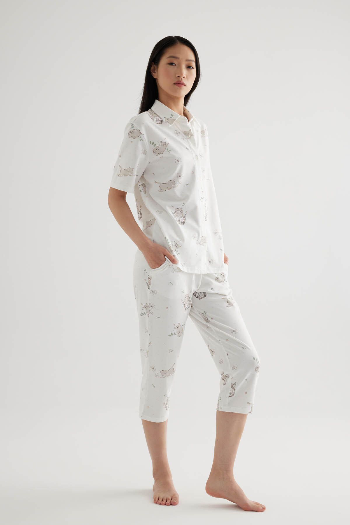 Kadın Pamuklu Kısa Kollu Gömlek Kapri Pijama Takımı