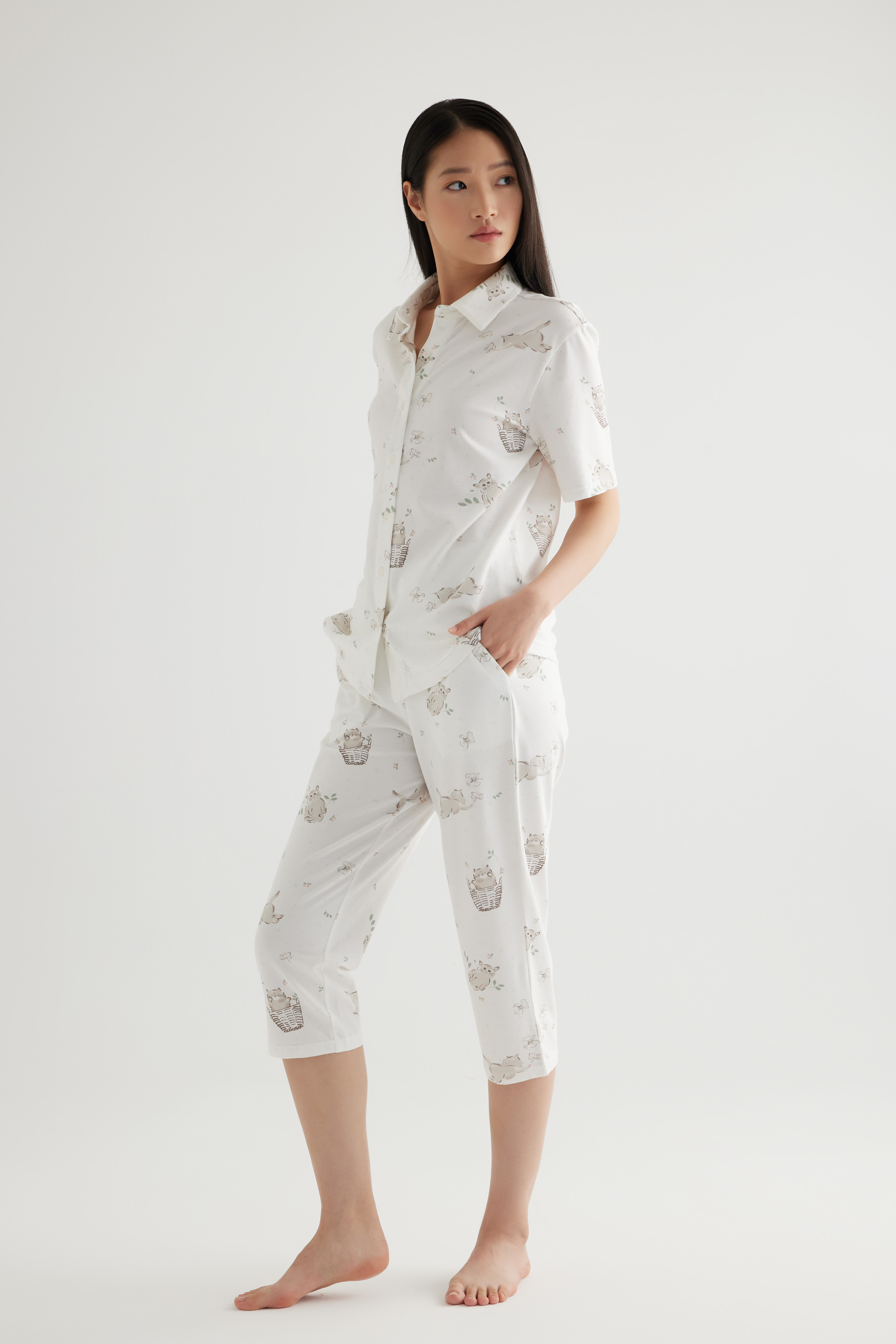 Kadın Pamuklu Kısa Kollu Gömlek Kapri Pijama Takımı