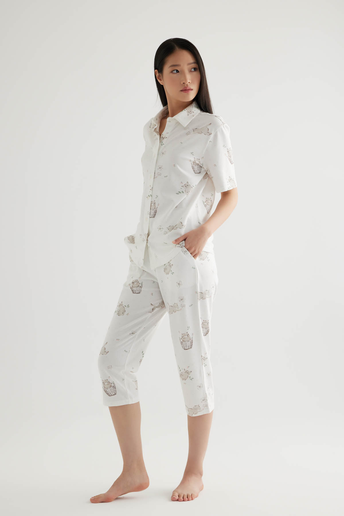 Kadın Pamuklu Kısa Kollu Gömlek Kapri Pijama Takımı