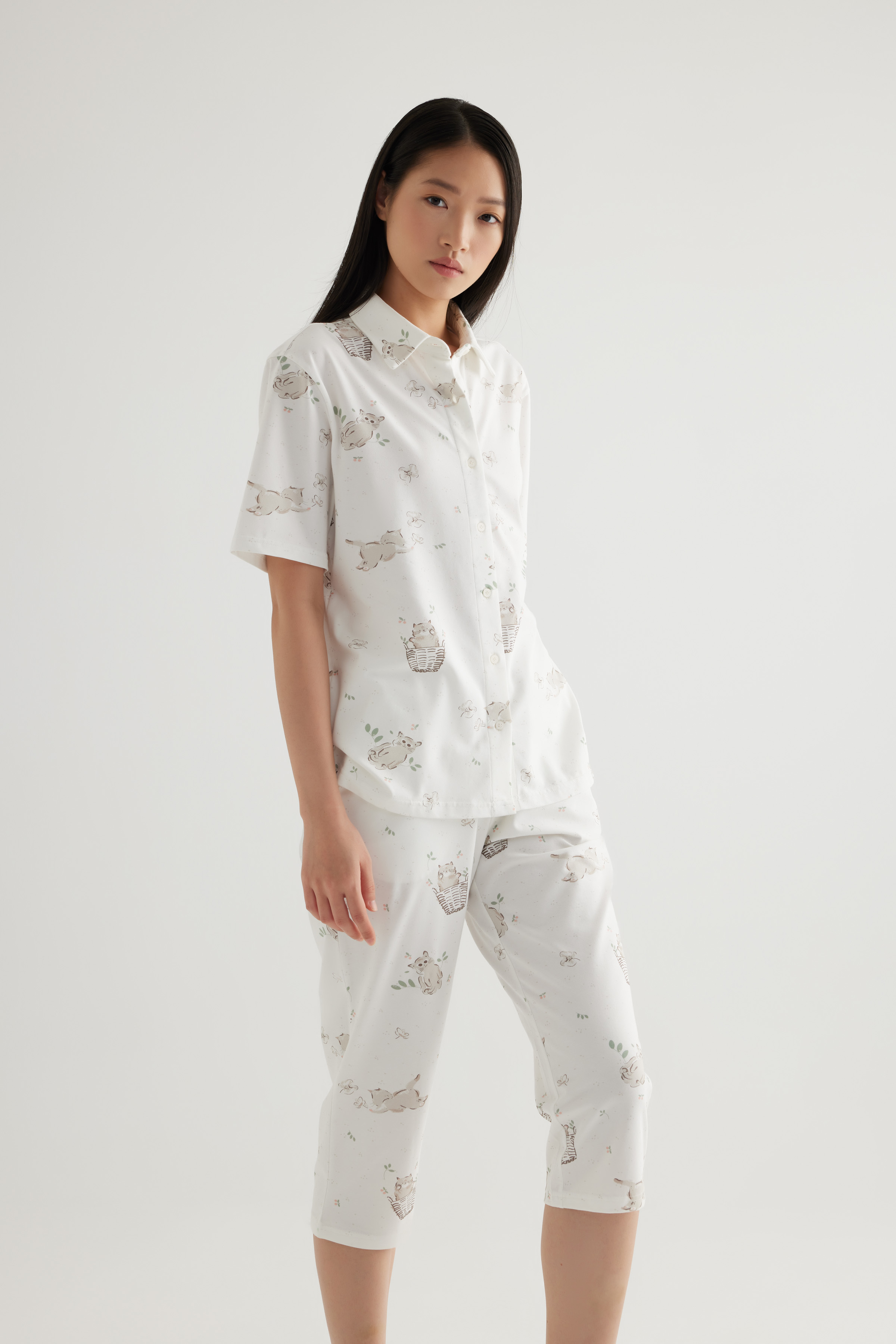 Kadın Pamuklu Kısa Kollu Gömlek Kapri Pijama Takımı