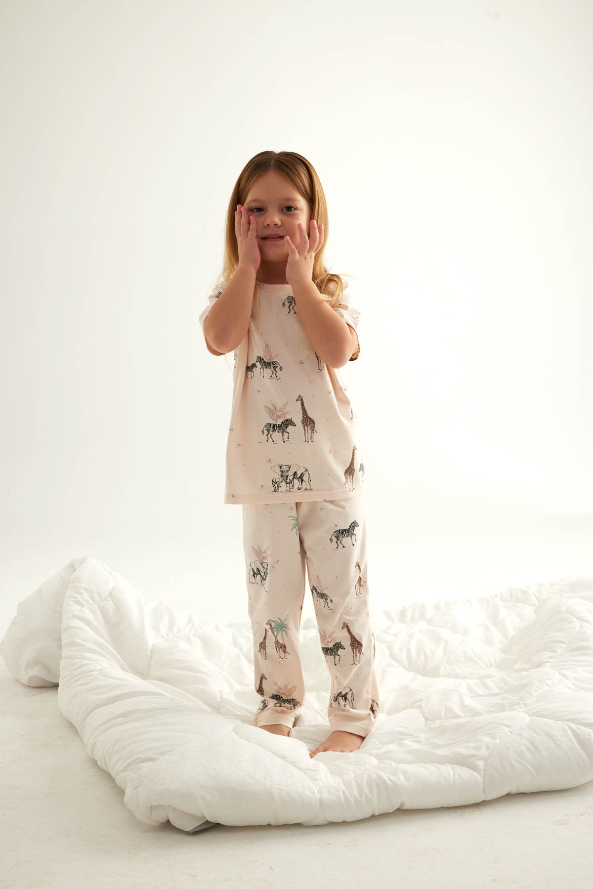 Kız Çocuk Pamuklu Kısa Kollu Uzun Pijama Takımı