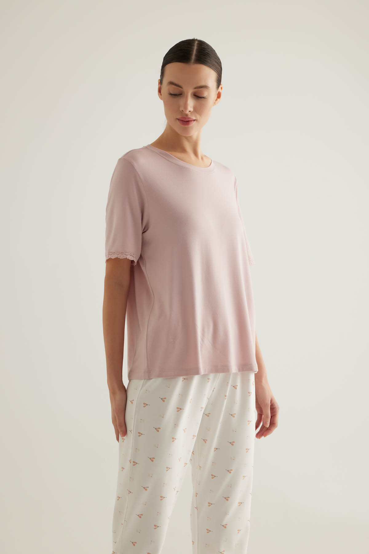 Kadın Pamuklu Dantel Detaylı Pijama Üstü
