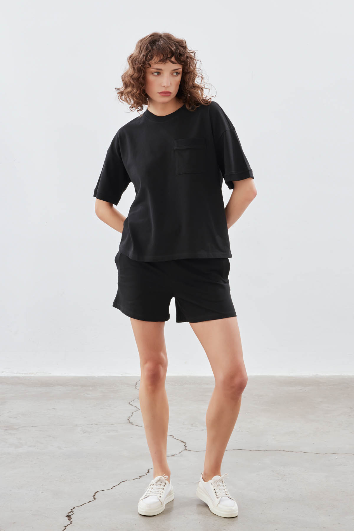 Kadın Pamuklu Pique Cepli Kısa Kol T-shirt