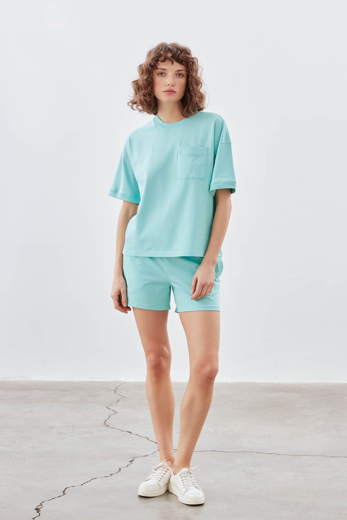 Kadın Pamuklu Pique Cepli Kısa Kol T-shirt