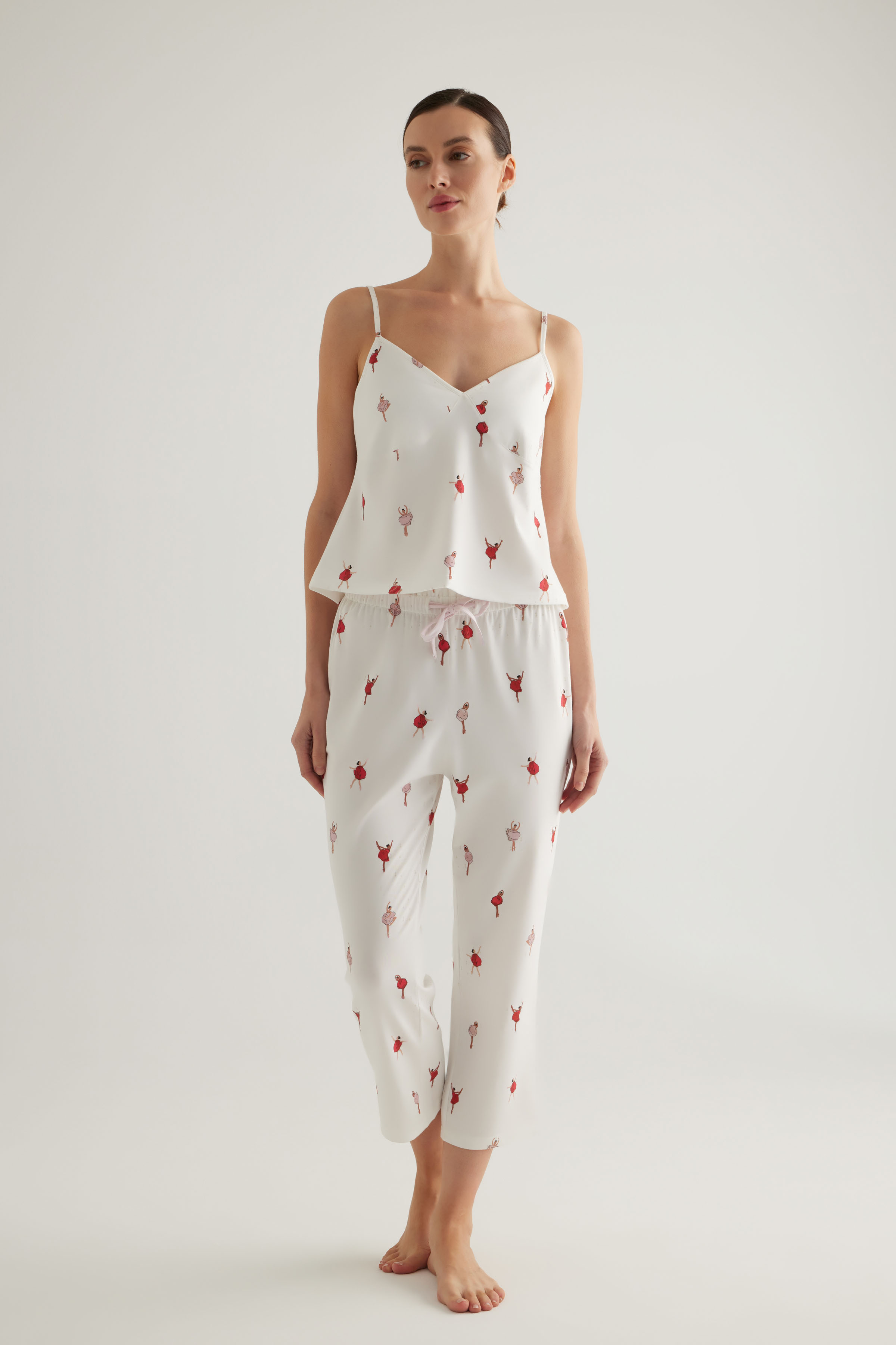 Kadın Pamuklu İnce Askılı V Yaka Atlet Kapri Pijama Takımı