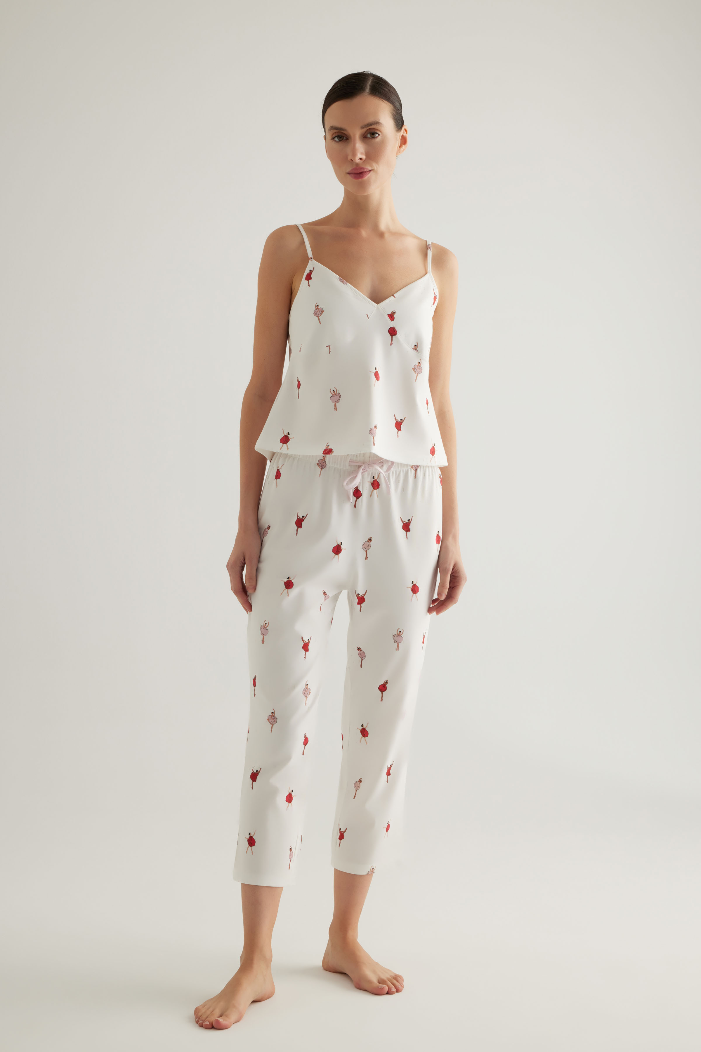 Kadın Pamuklu İnce Askılı V Yaka Atlet Kapri Pijama Takımı