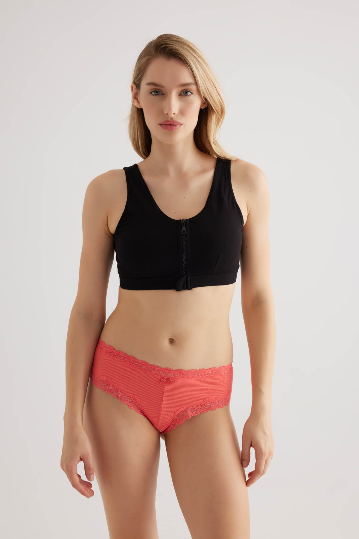 Kadın Pamuklu Önden Fermuarlı Pedli Bralet