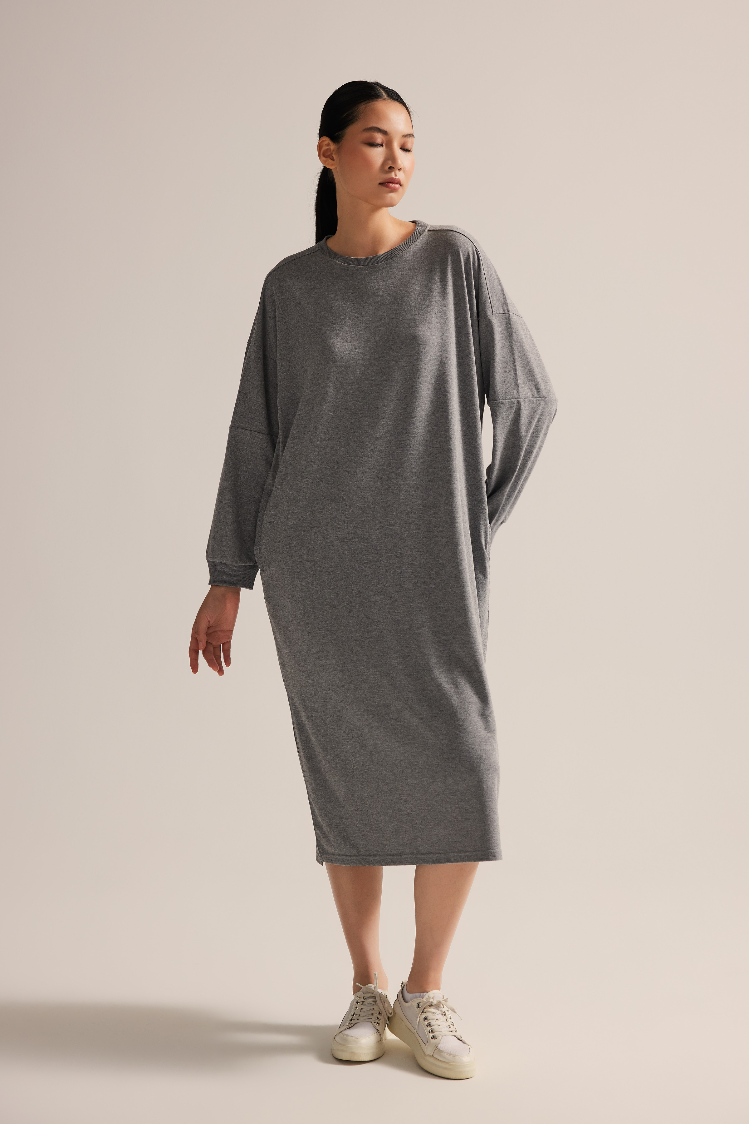 Kadın Pamuklu Uzun Kollu Cepli Yırtmaç Detaylı Gecelik