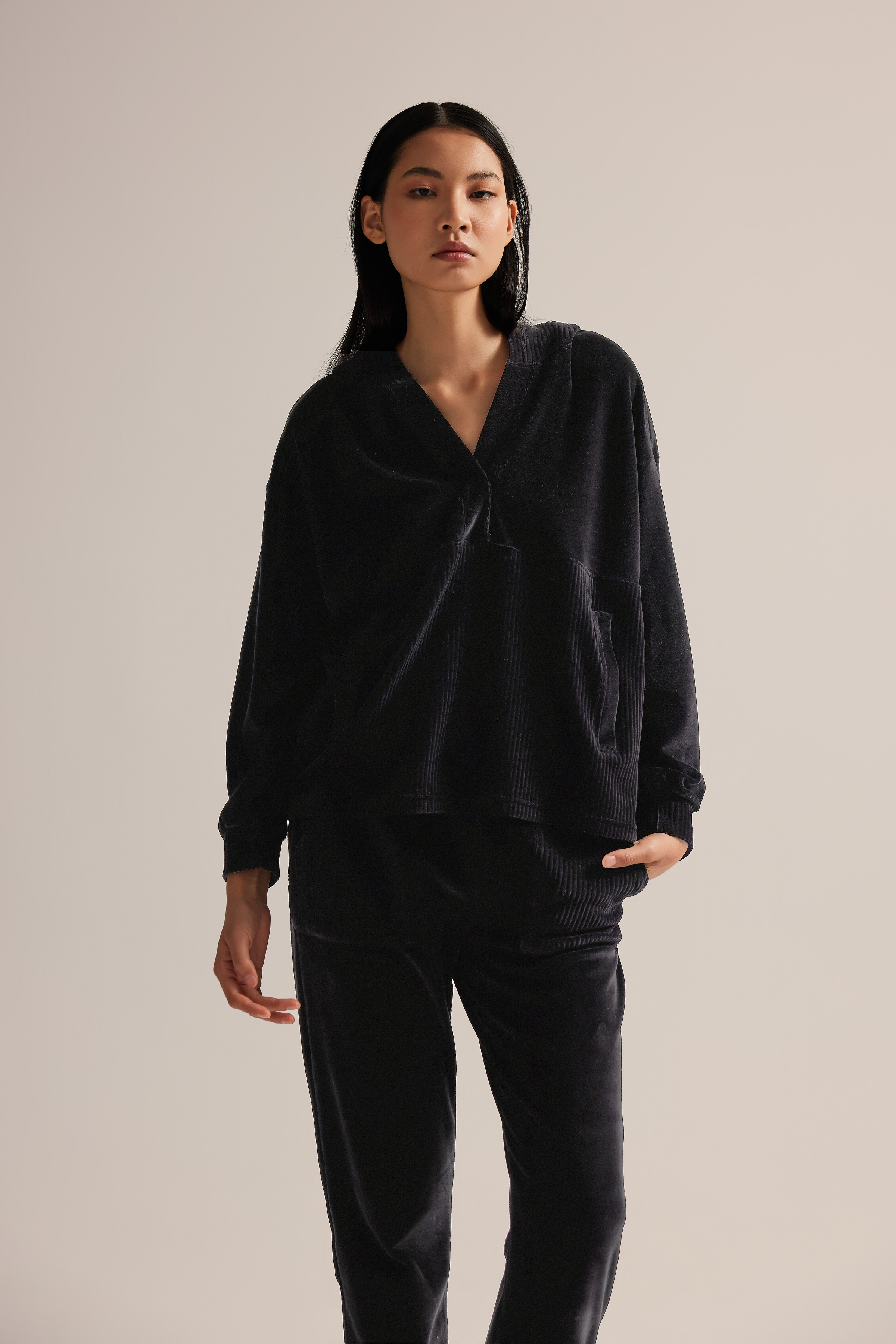 Kadın Pamuklu Kadife V Yaka Kapüşonlu Sweatshirt