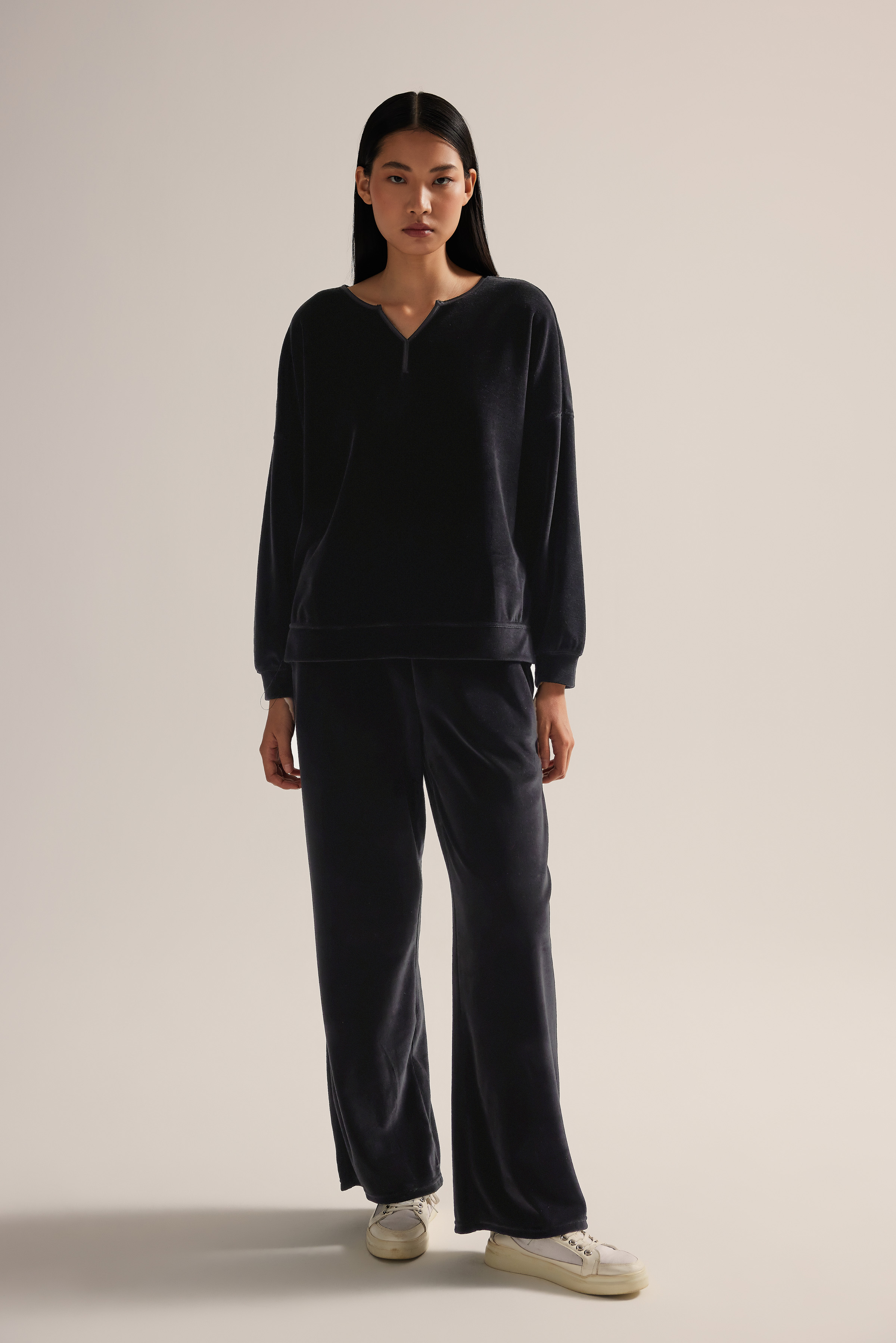 Kadın Pamuklu Kadife Yakası Saten Detaylı Sweatshirt