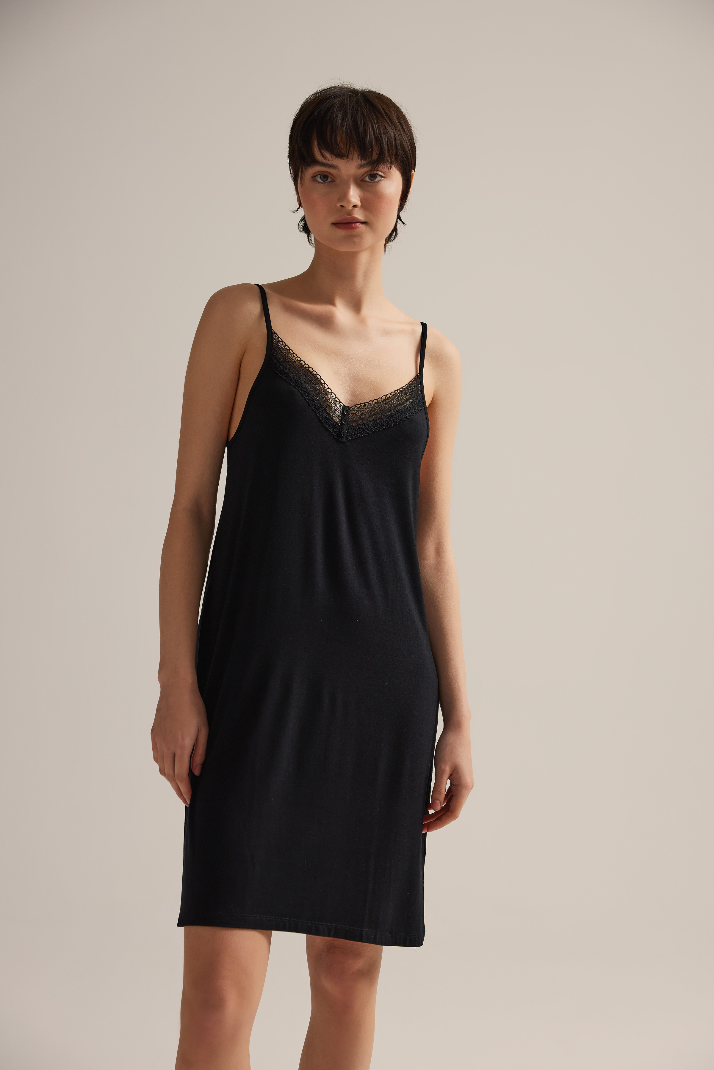 Kadın Vİskon Ayarlanır İp Askılı Dantel Detaylı Gecelik