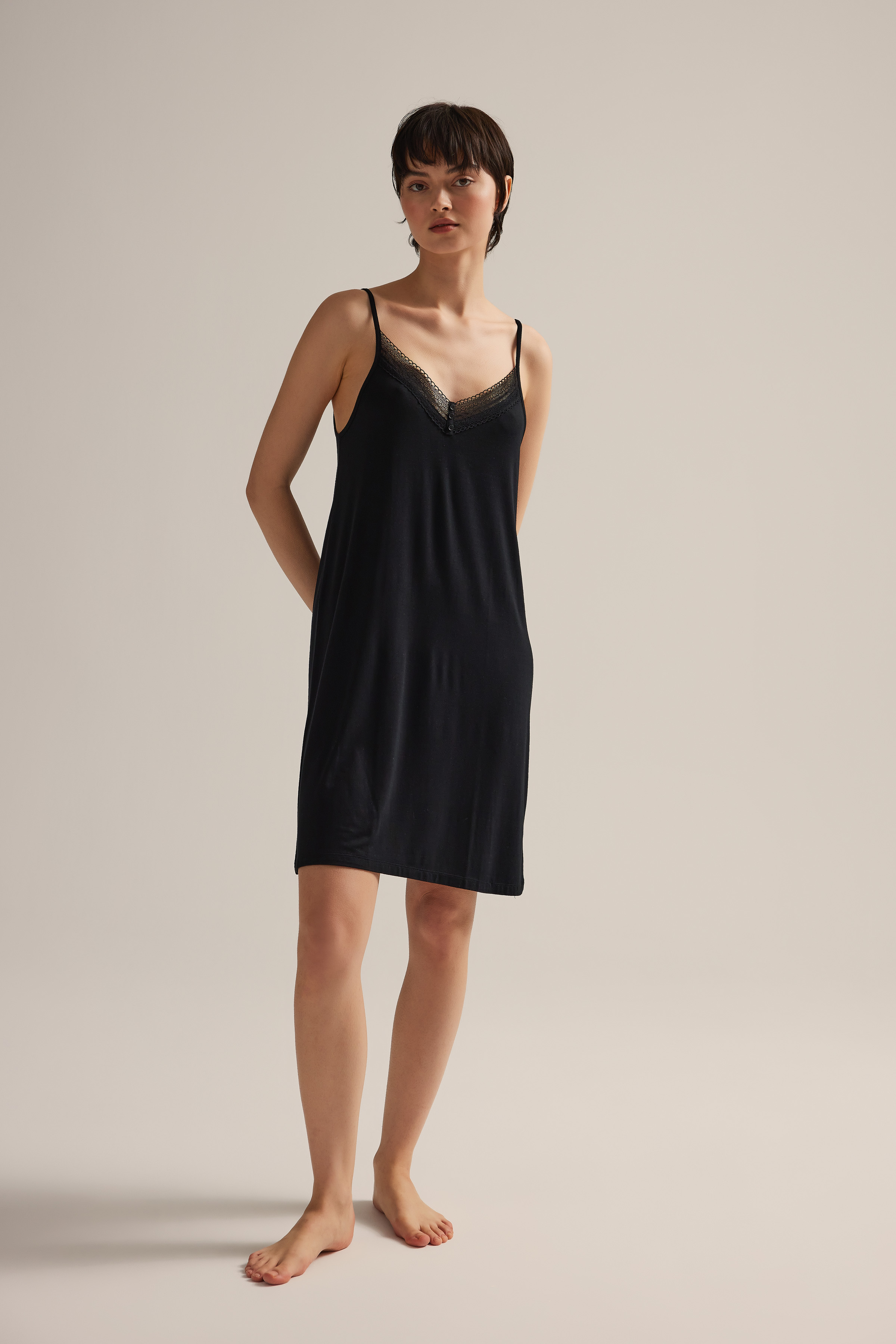 Kadın Vİskon Ayarlanır İp Askılı Dantel Detaylı Gecelik