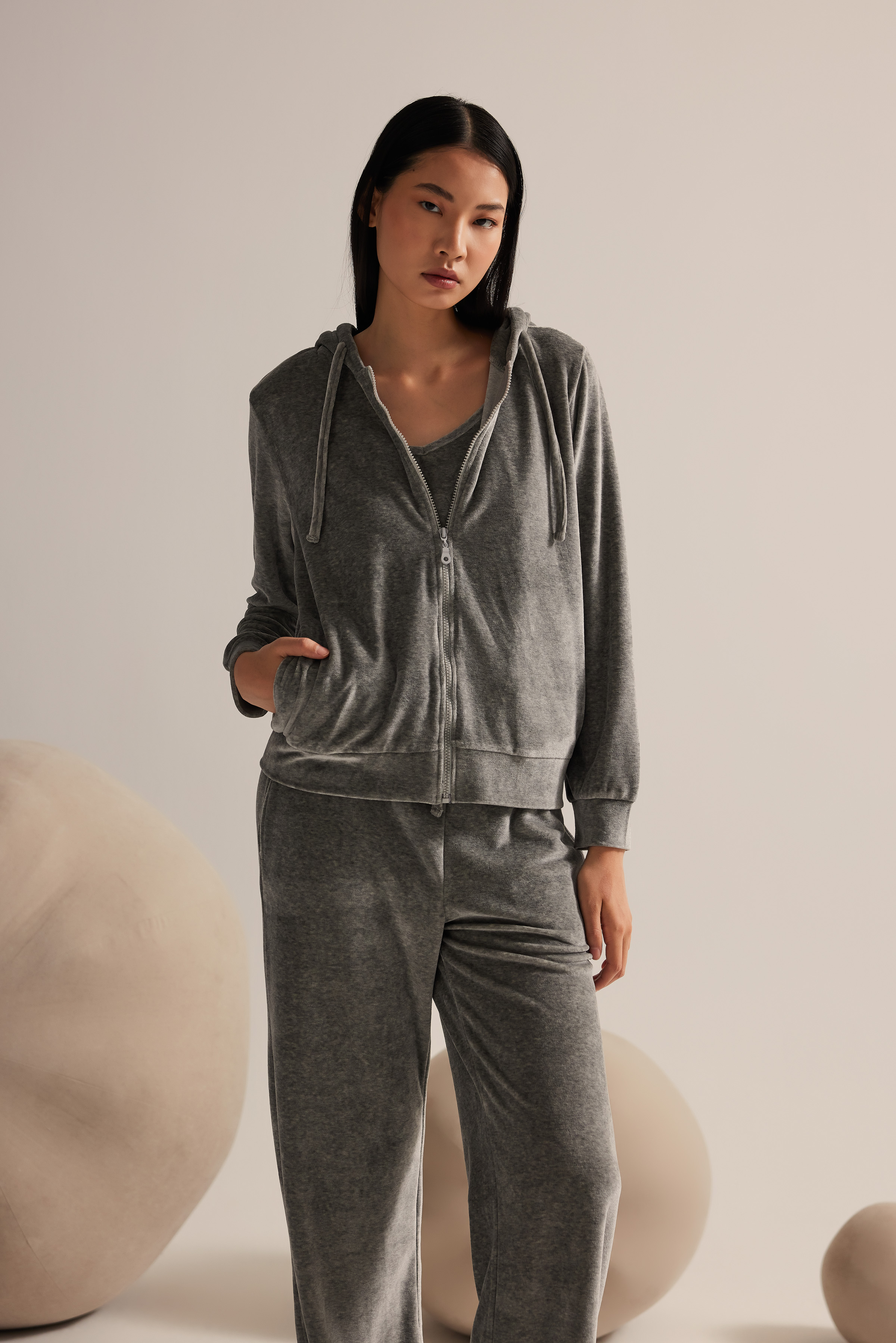 Kadın Modal Kadife Kapüşonlu Fermuarlı Sweatshirt