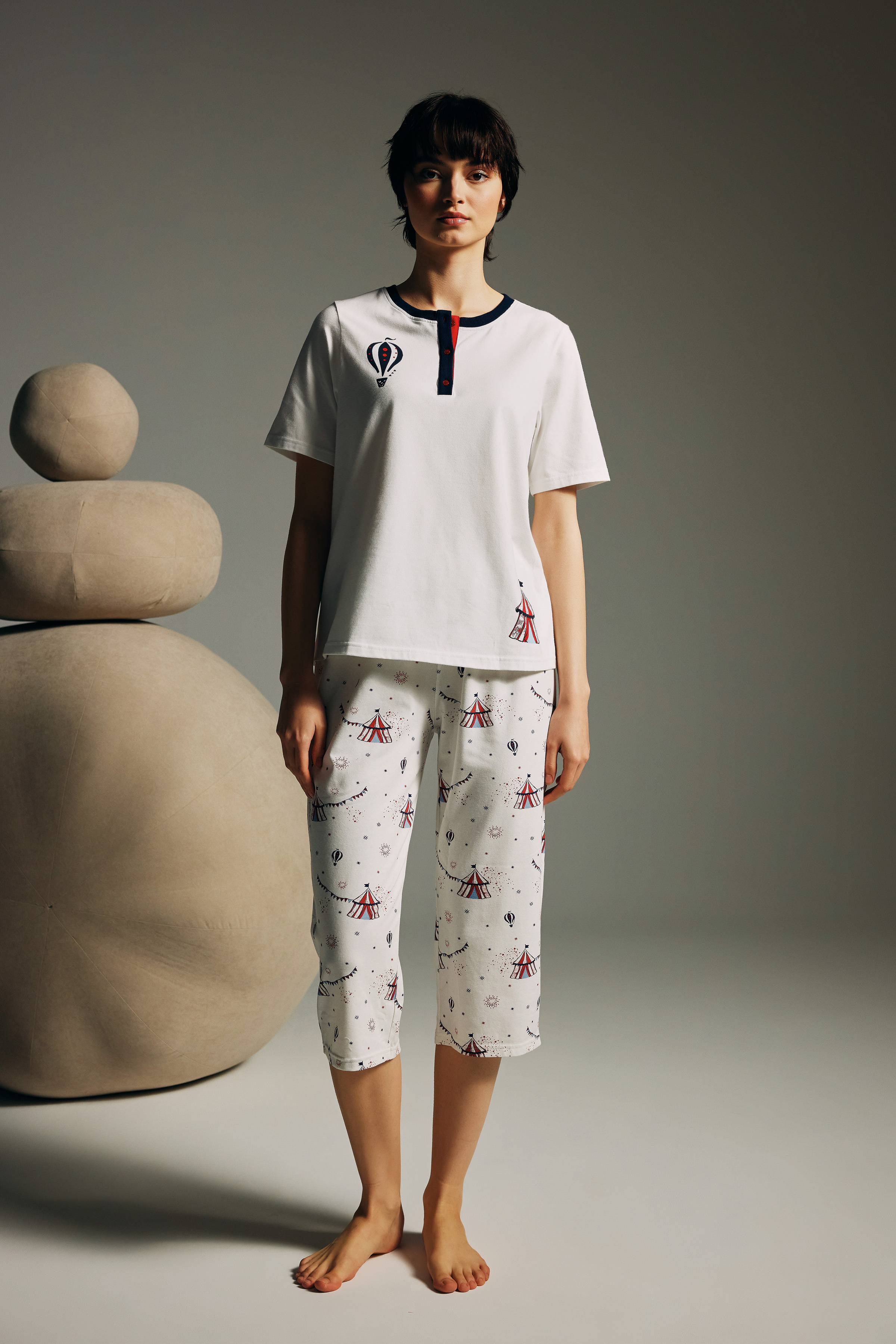 Kadın Pamuklu Kısa Kollu Kapri Pijama Takımı