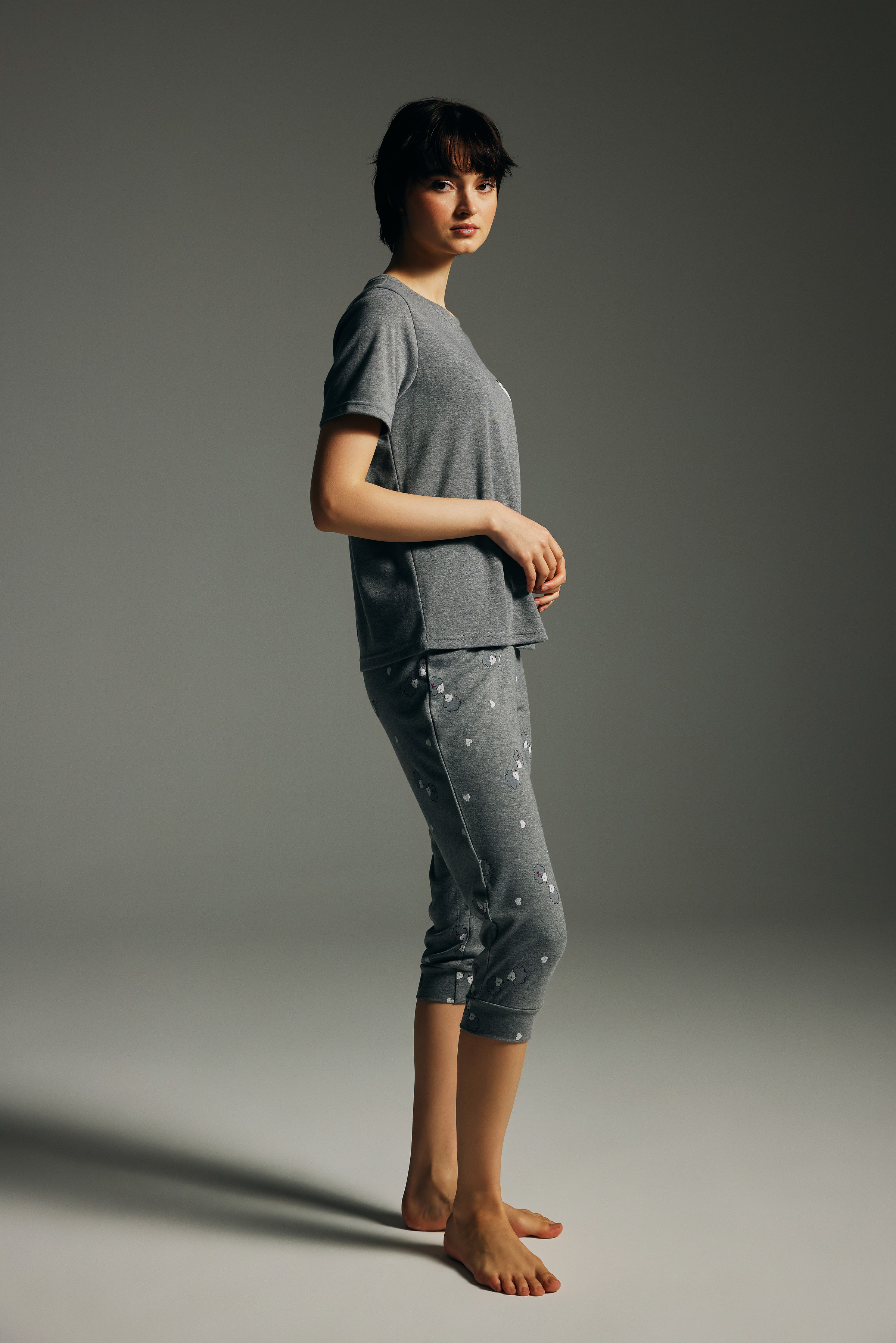 Kadın Pamuklu Kısa Kollu Pijama Kapri Pijama Takımı