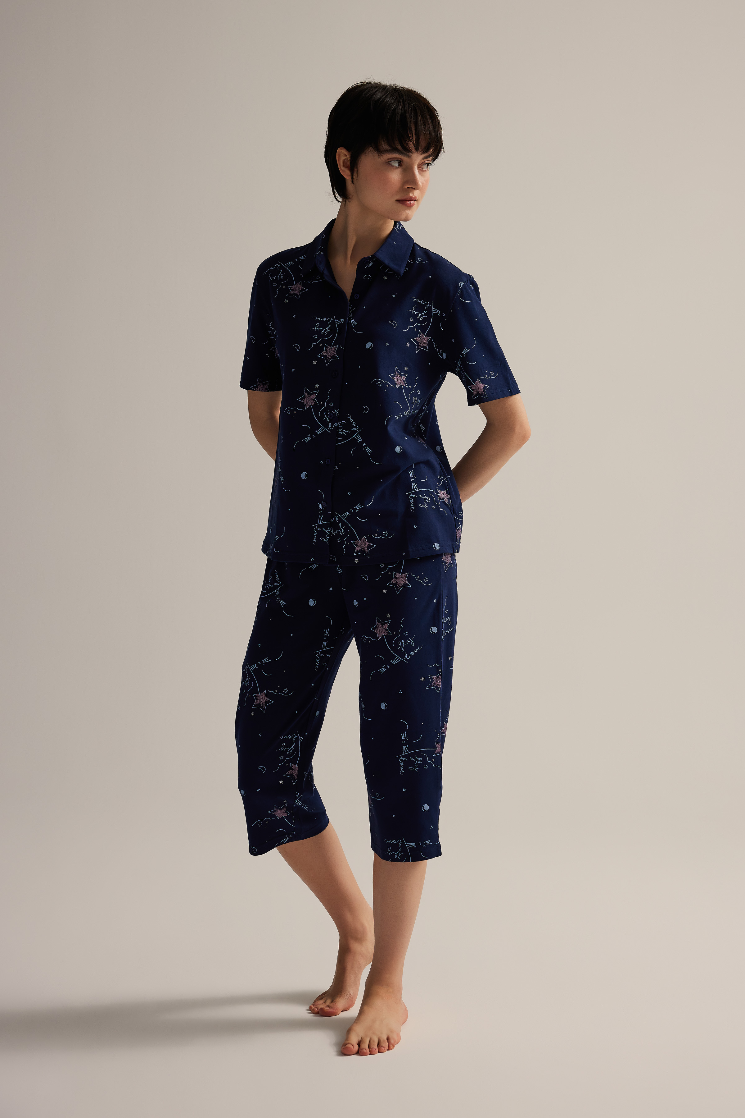 Kadın Pamuklu Kısa Kollu Gömlek Kapri Pijama Takımı