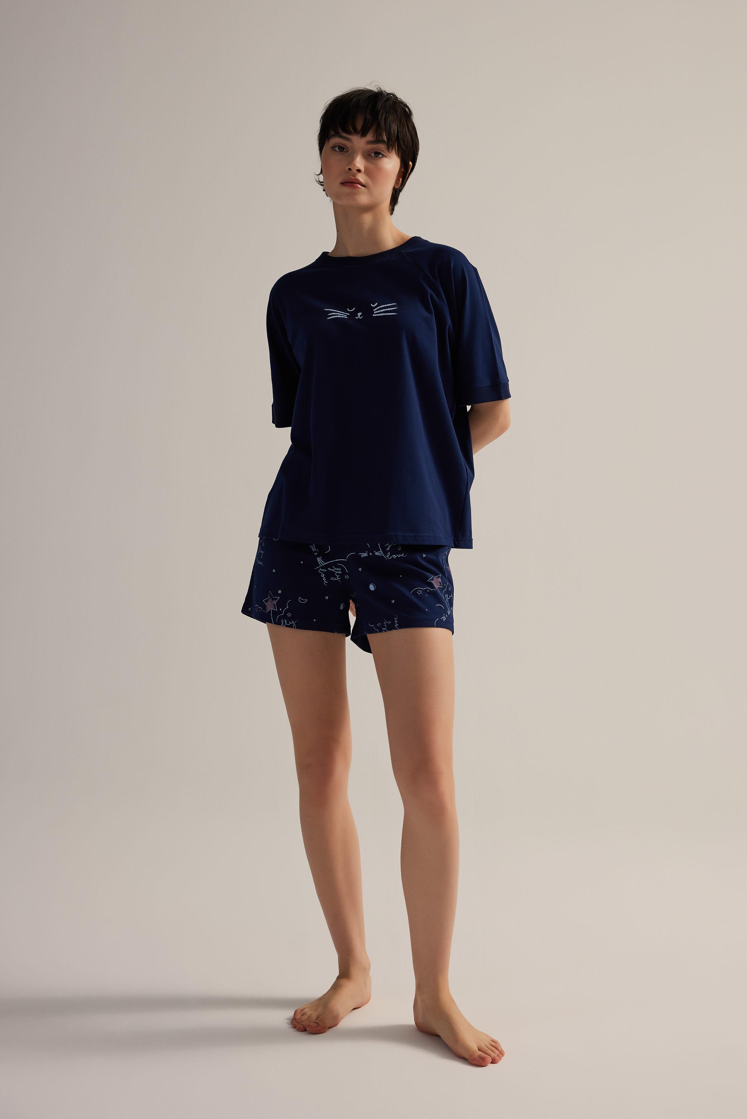 Kadın Pamuklu Kısa Kollu Şortlu Pijama Takımı