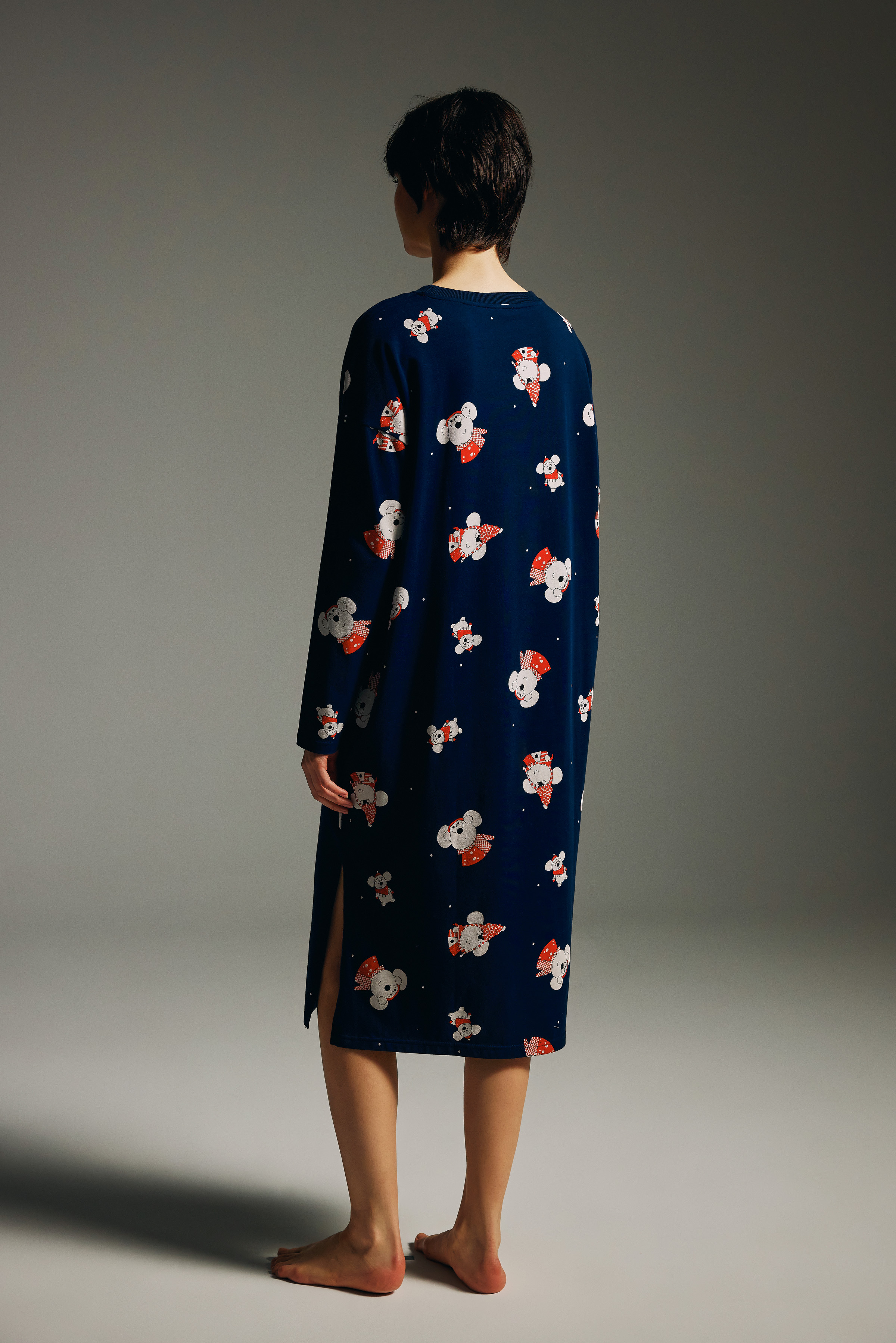 Kadın Pamuklu Uzun Kollu Cep Detaylı Yırtmaçlı Gecelik