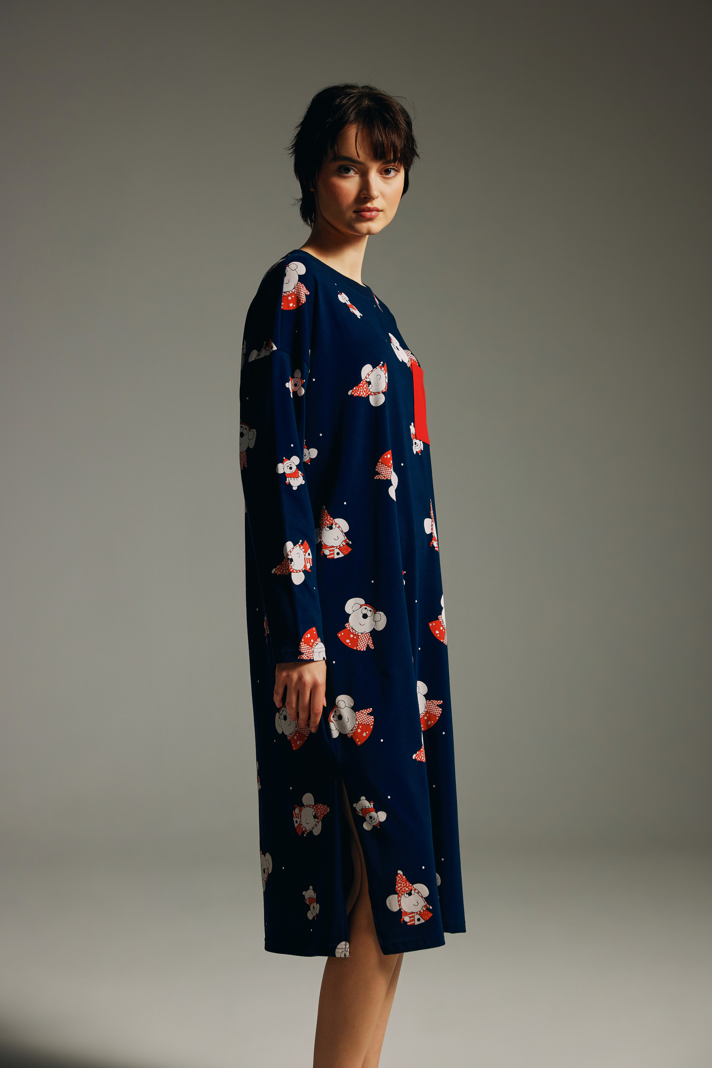 Kadın Pamuklu Uzun Kollu Cep Detaylı Yırtmaçlı Gecelik