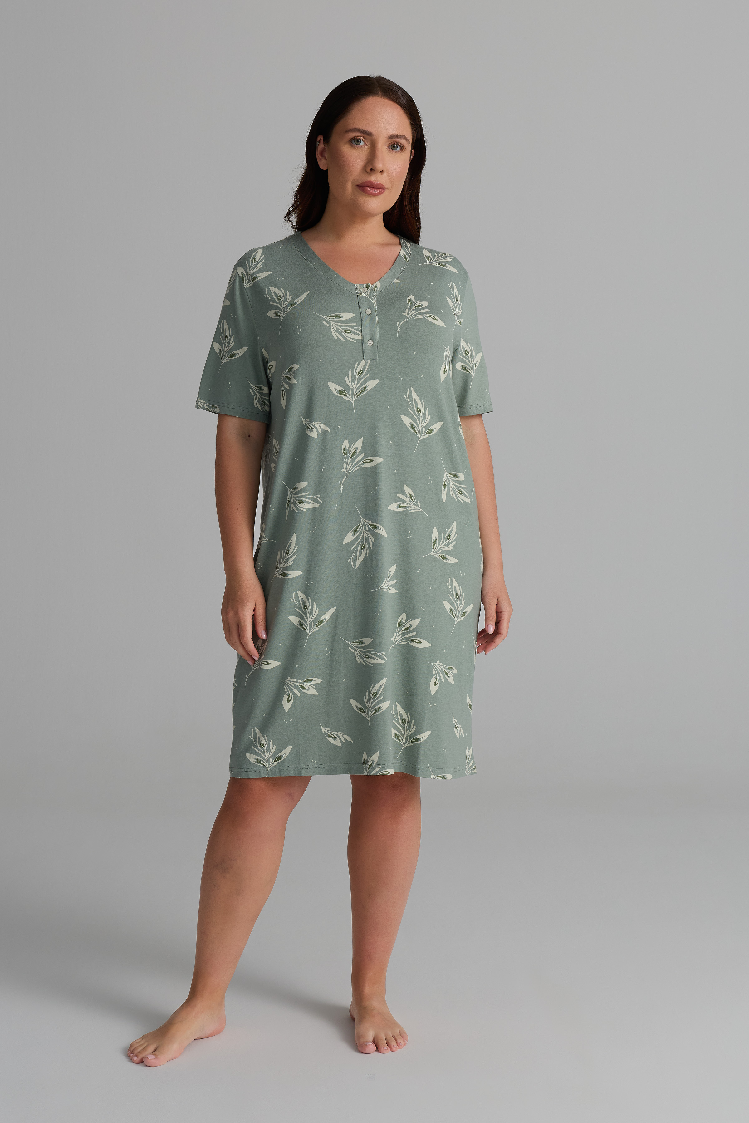 Kadın Plus Size Viskon V Yaka Kısa Kollu Düğmeli Gecelik