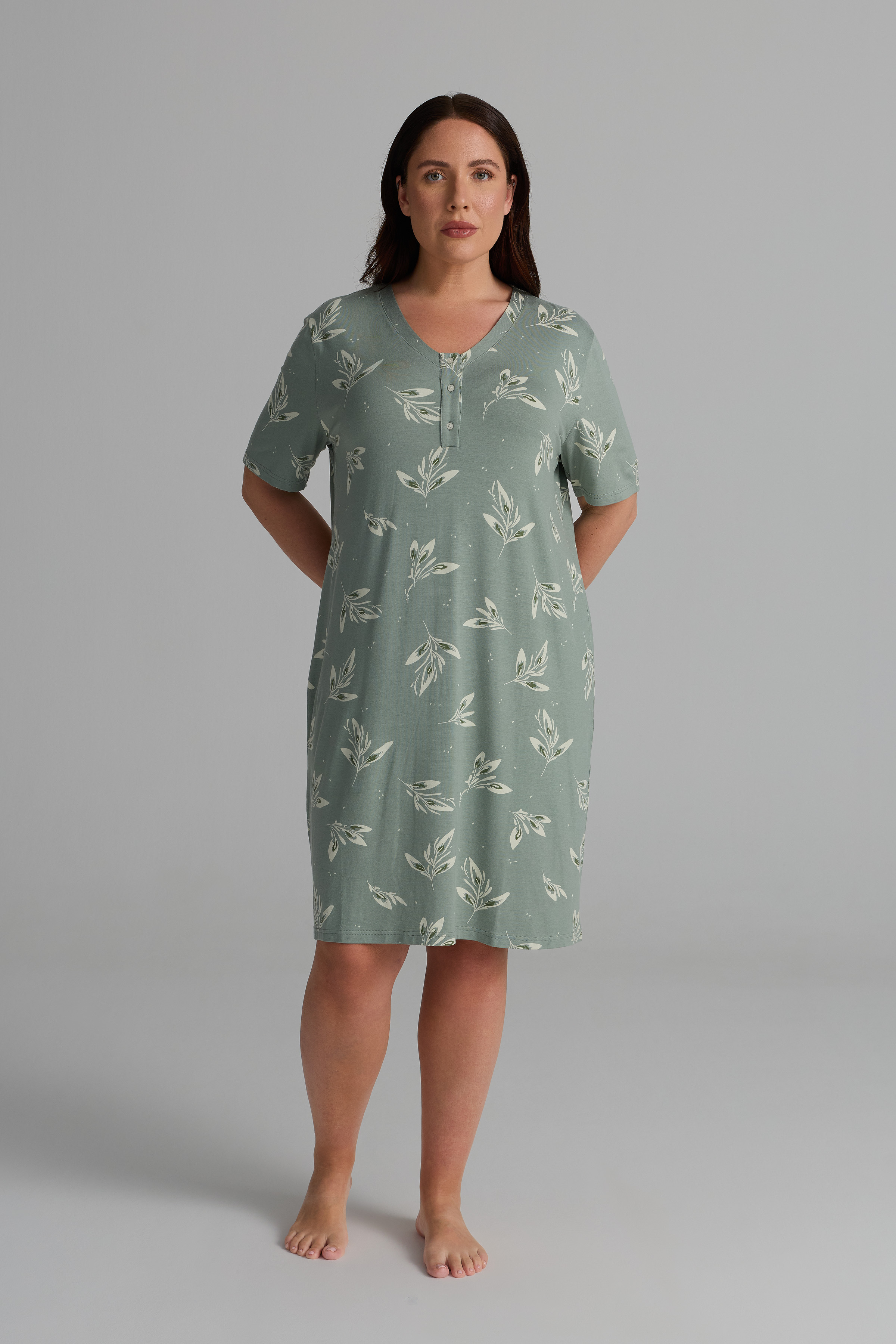 Kadın Plus Size Viskon V Yaka Kısa Kollu Düğmeli Gecelik