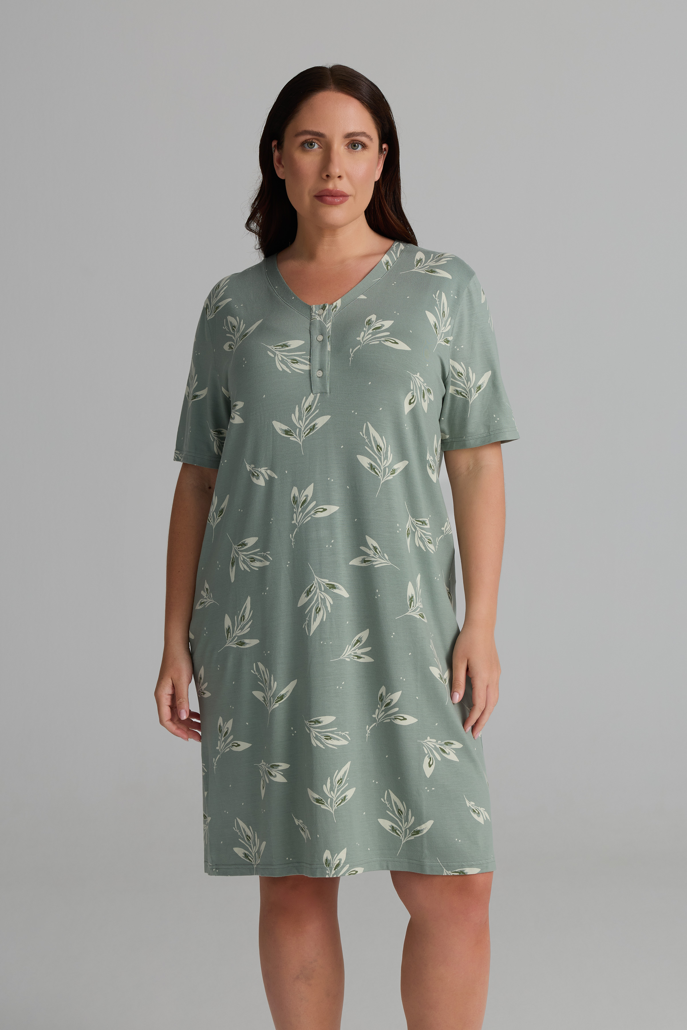 Kadın Plus Size Viskon V Yaka Kısa Kollu Düğmeli Gecelik