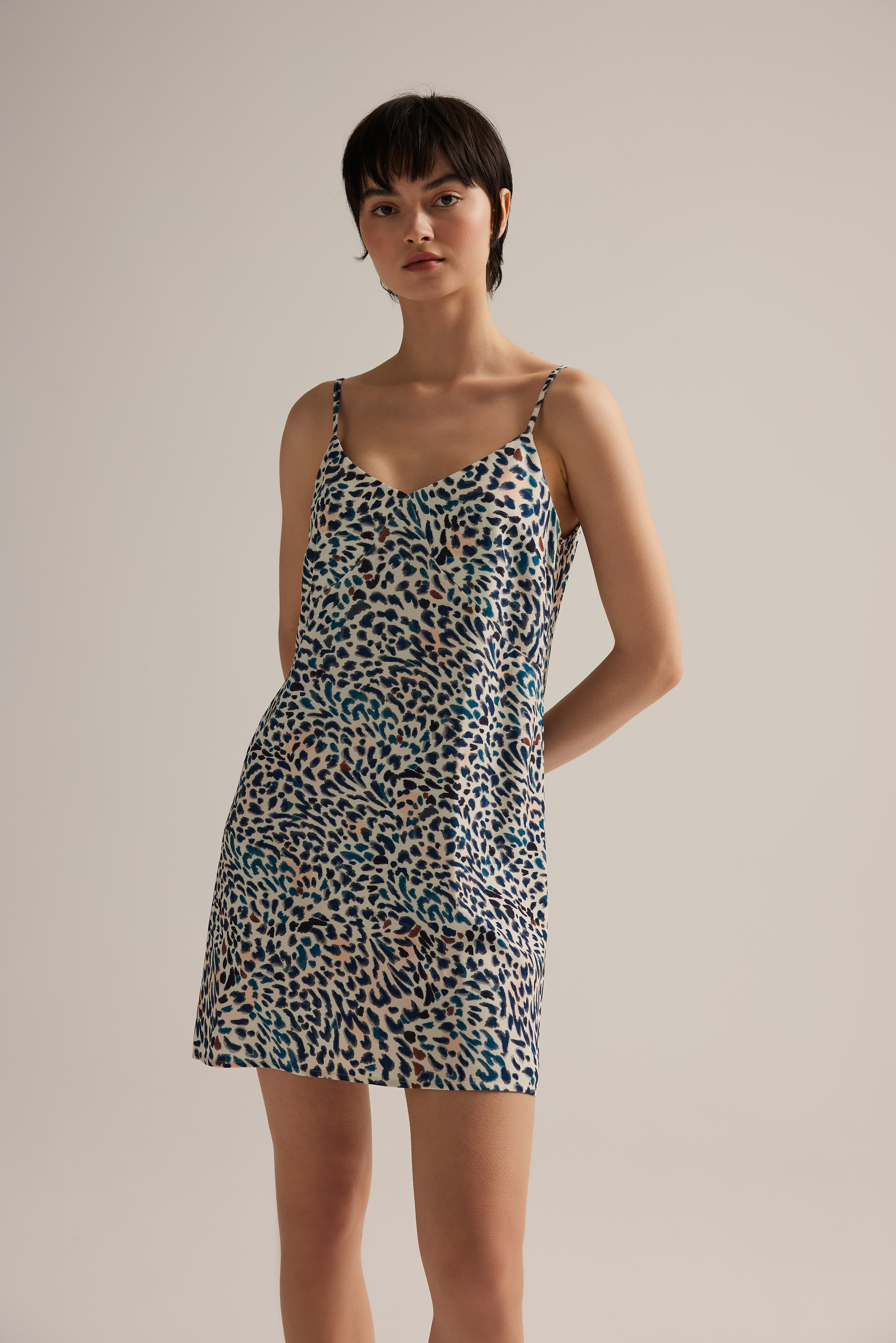 Kadın Dokuma Ayarlanır İp Askılı V Yaka Elbise