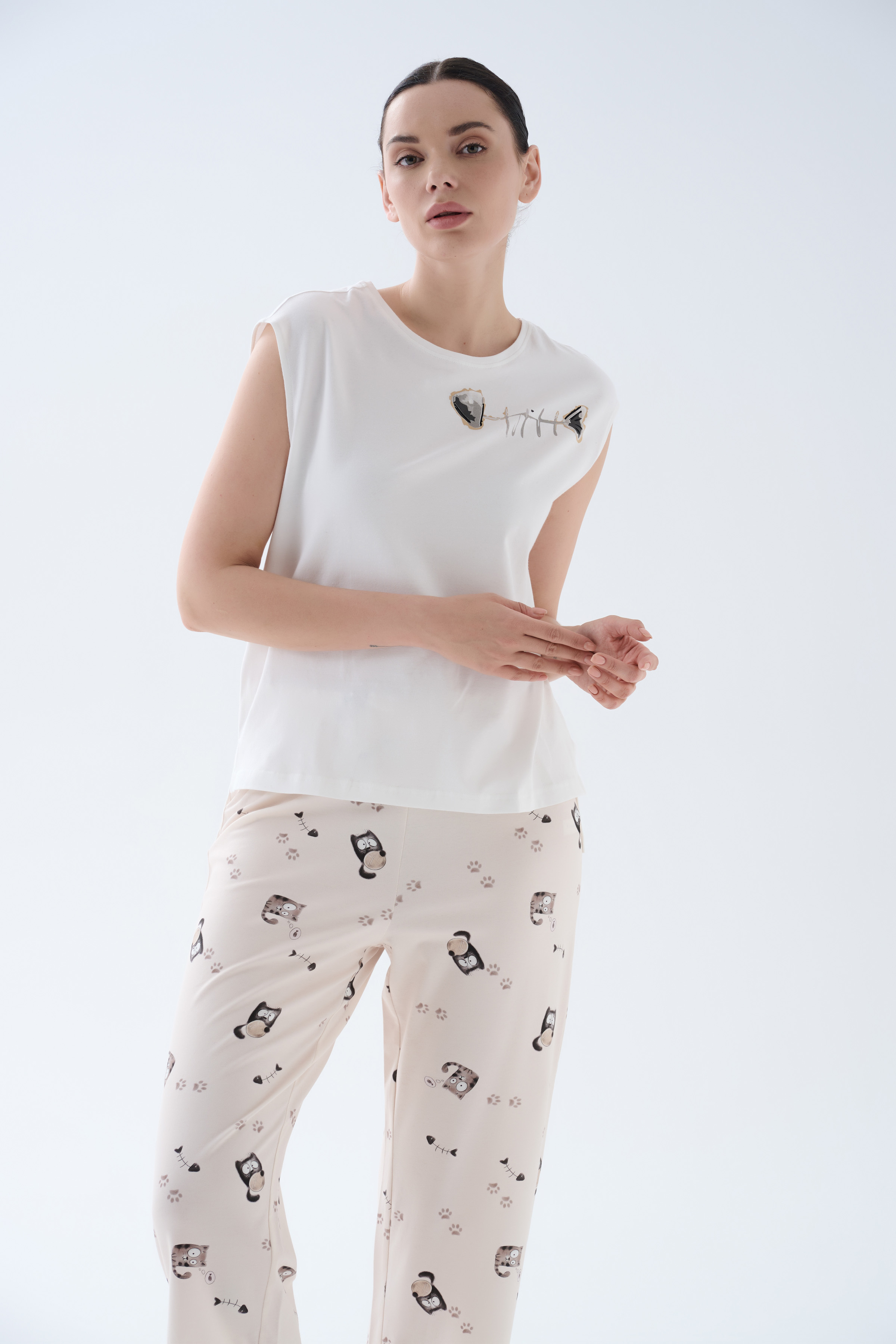 Kadın Pamuklu Kolsuz Kapri Pijama Takımı