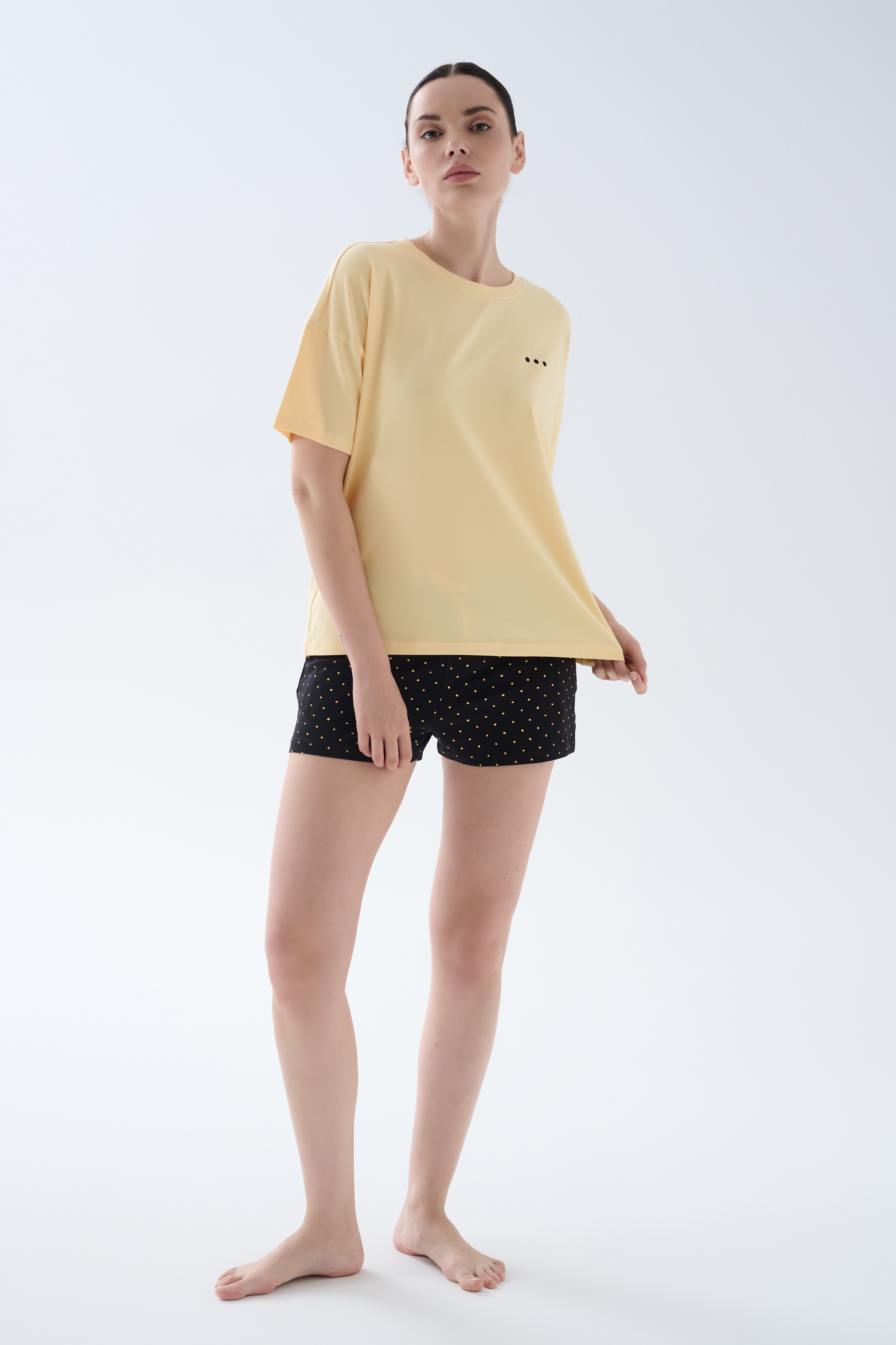 Kadın Pamuklu Kısa Kollu Şortlu Pijama Takımı