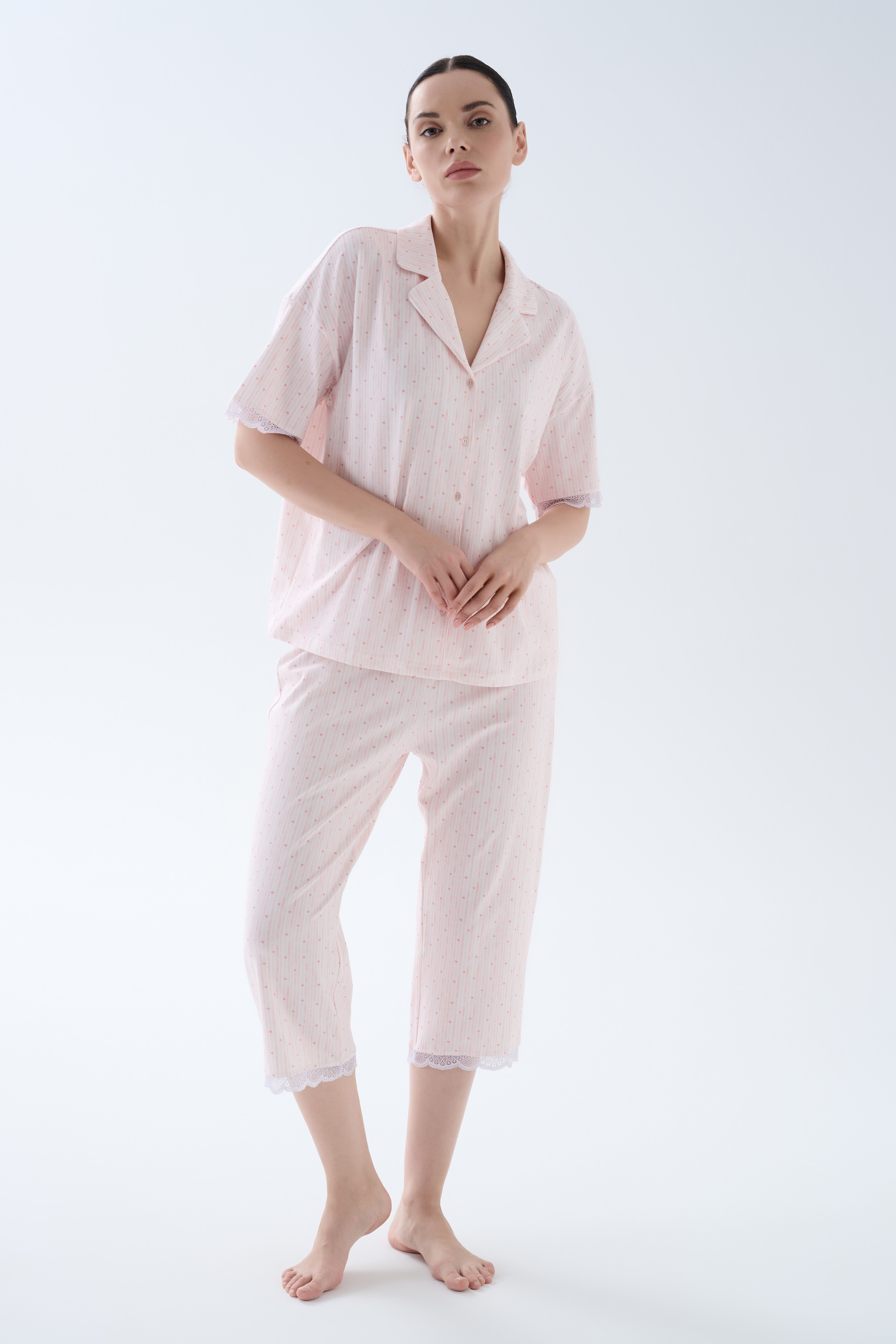 Kadın Pamuklu Dantel Detaylı Gömlek Kapri Pijama Takımı