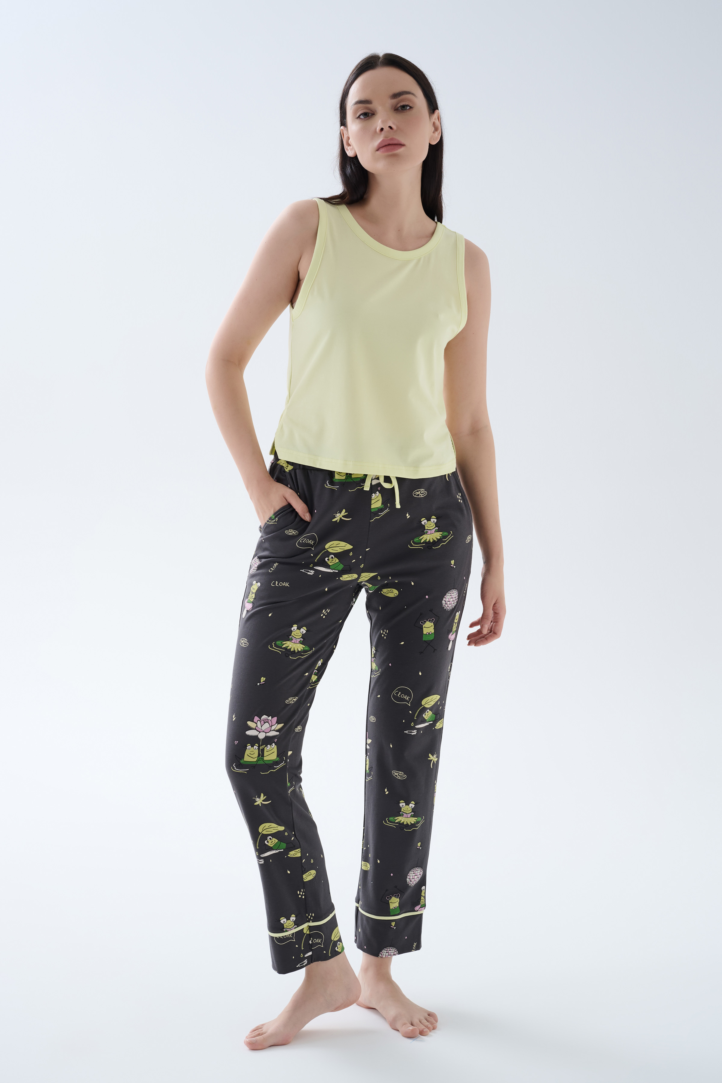 Kadın Pamuklu Kolsuz Uzun Pijama Takımı