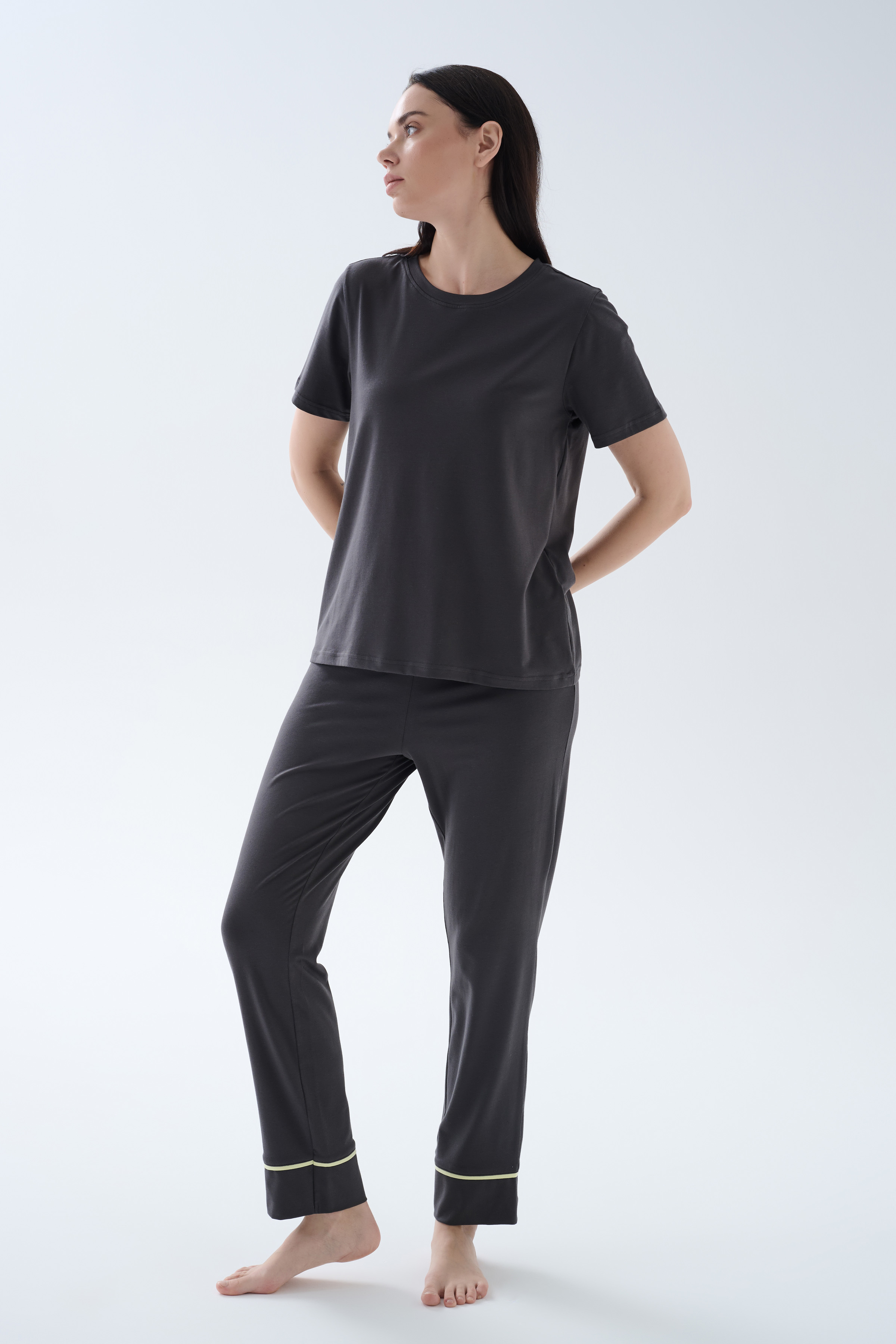 Kadın Pamuklu Kısa Kollu Uzun Pijama Takımı