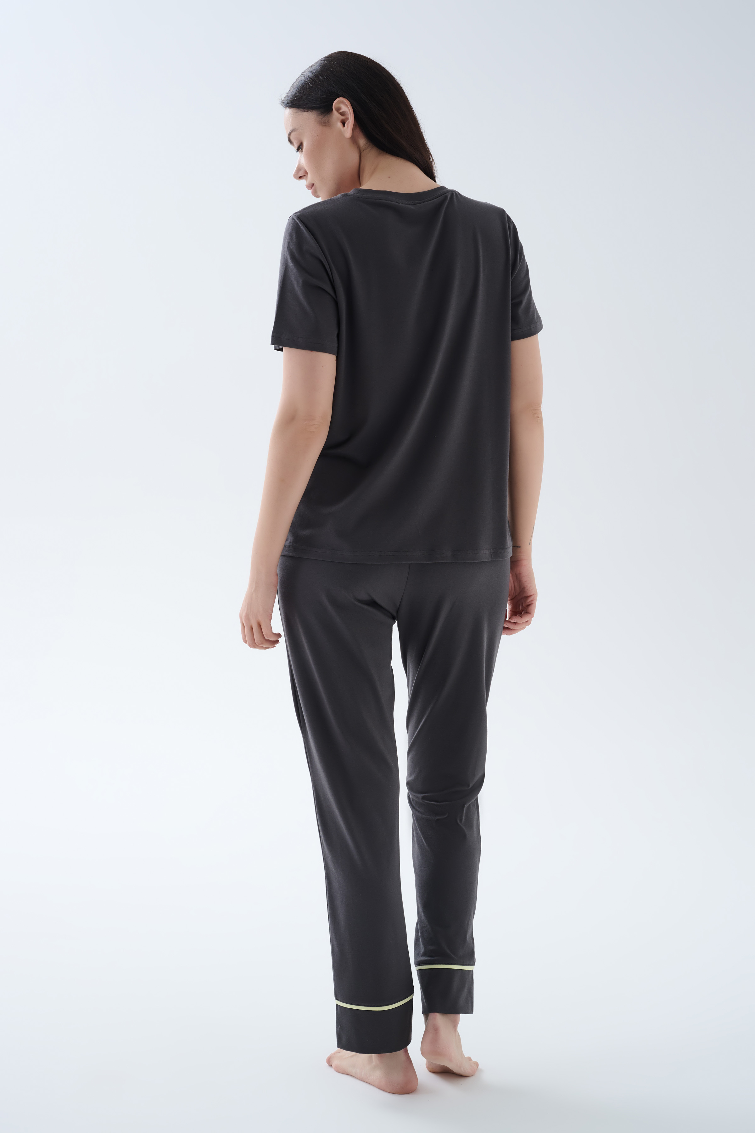 Kadın Pamuklu Kısa Kollu Uzun Pijama Takımı
