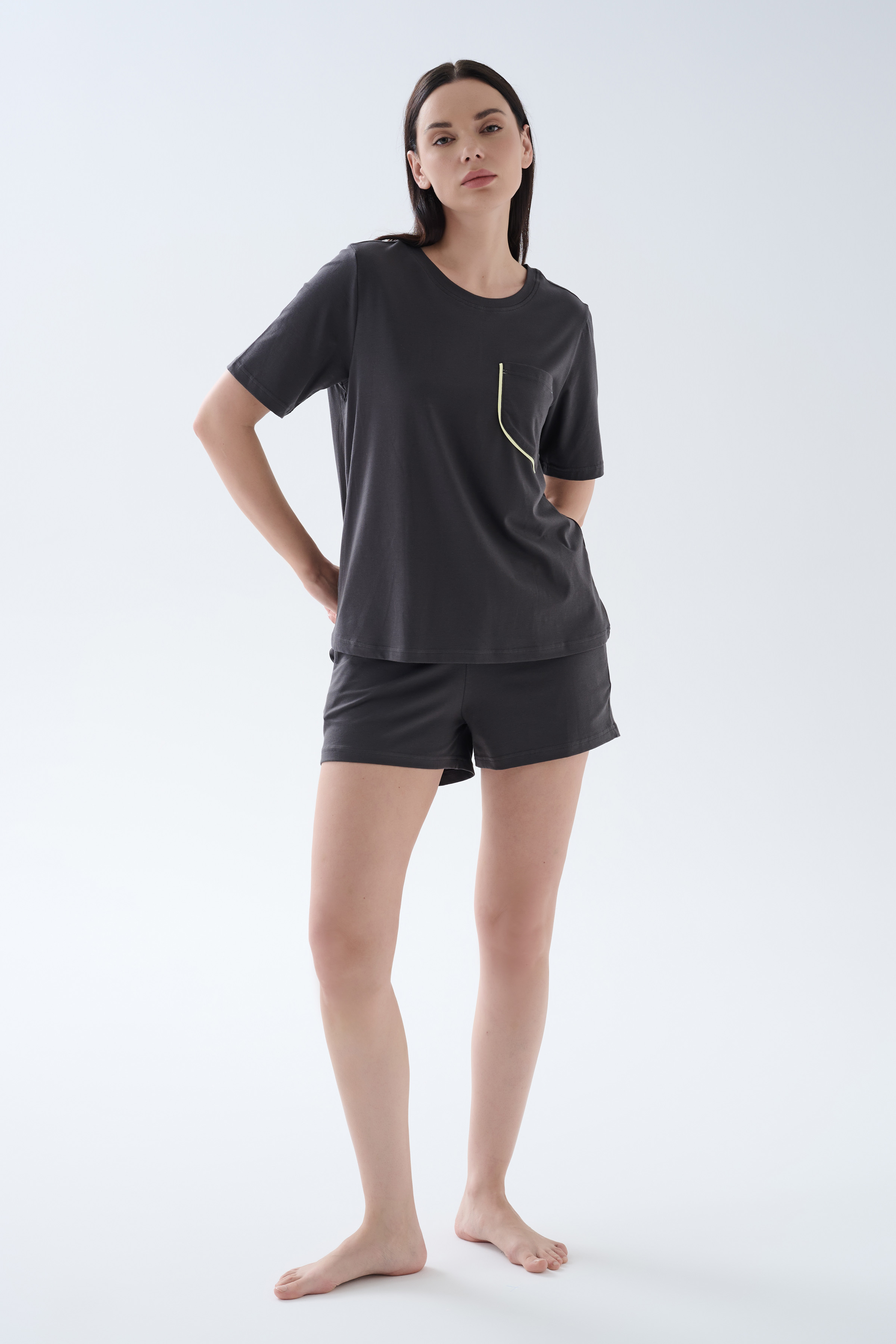 Kadın Pamuklu Kısa Kollu Şortlu Pijama Takımı