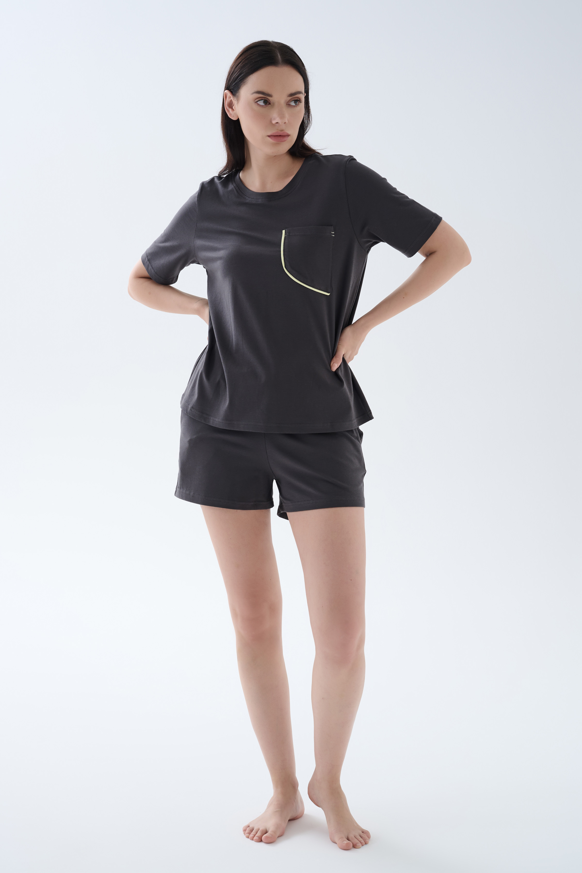 Kadın Pamuklu Kısa Kollu Şortlu Pijama Takımı