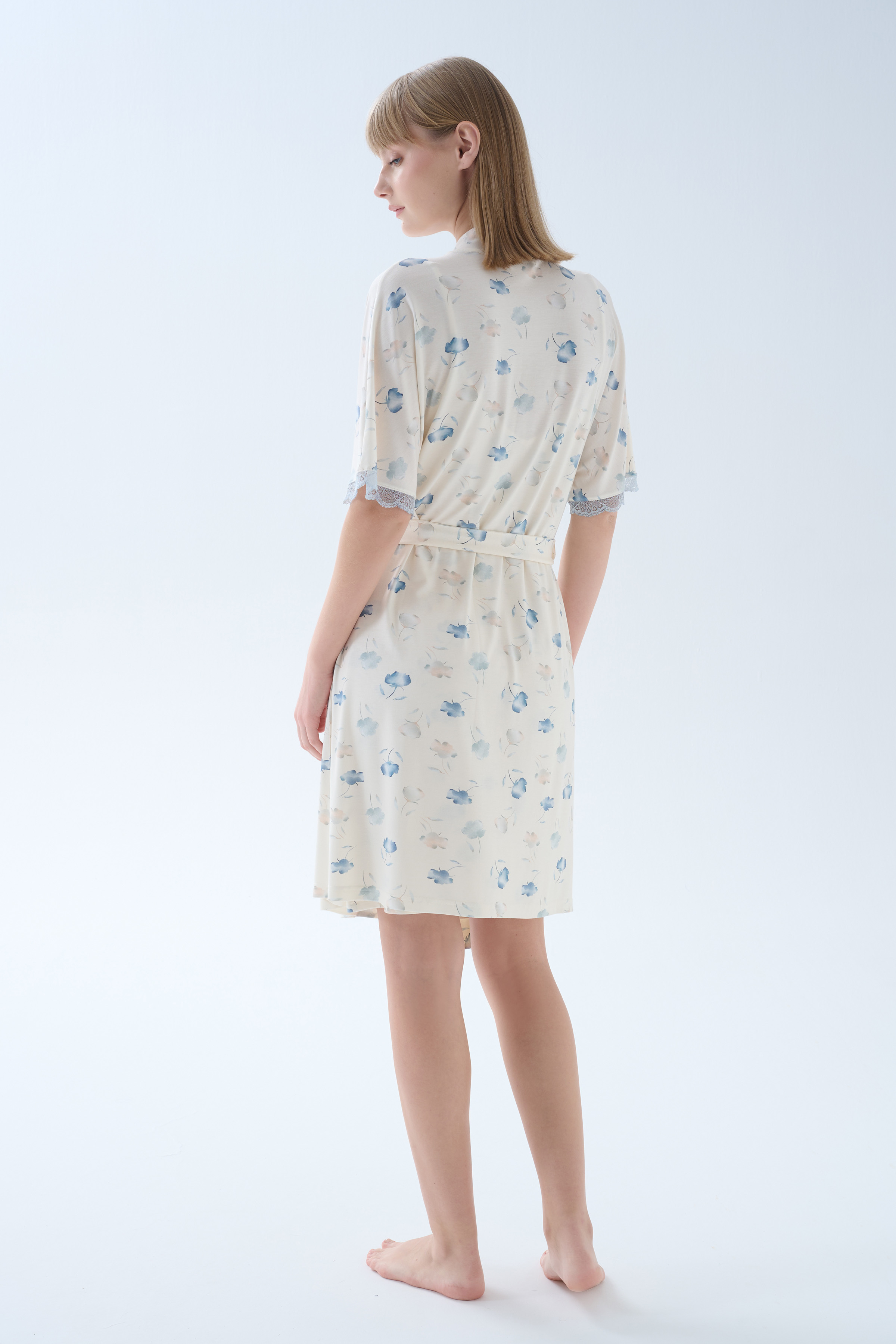 Kadın Viskoz Dantel Detaylı Sabahlık