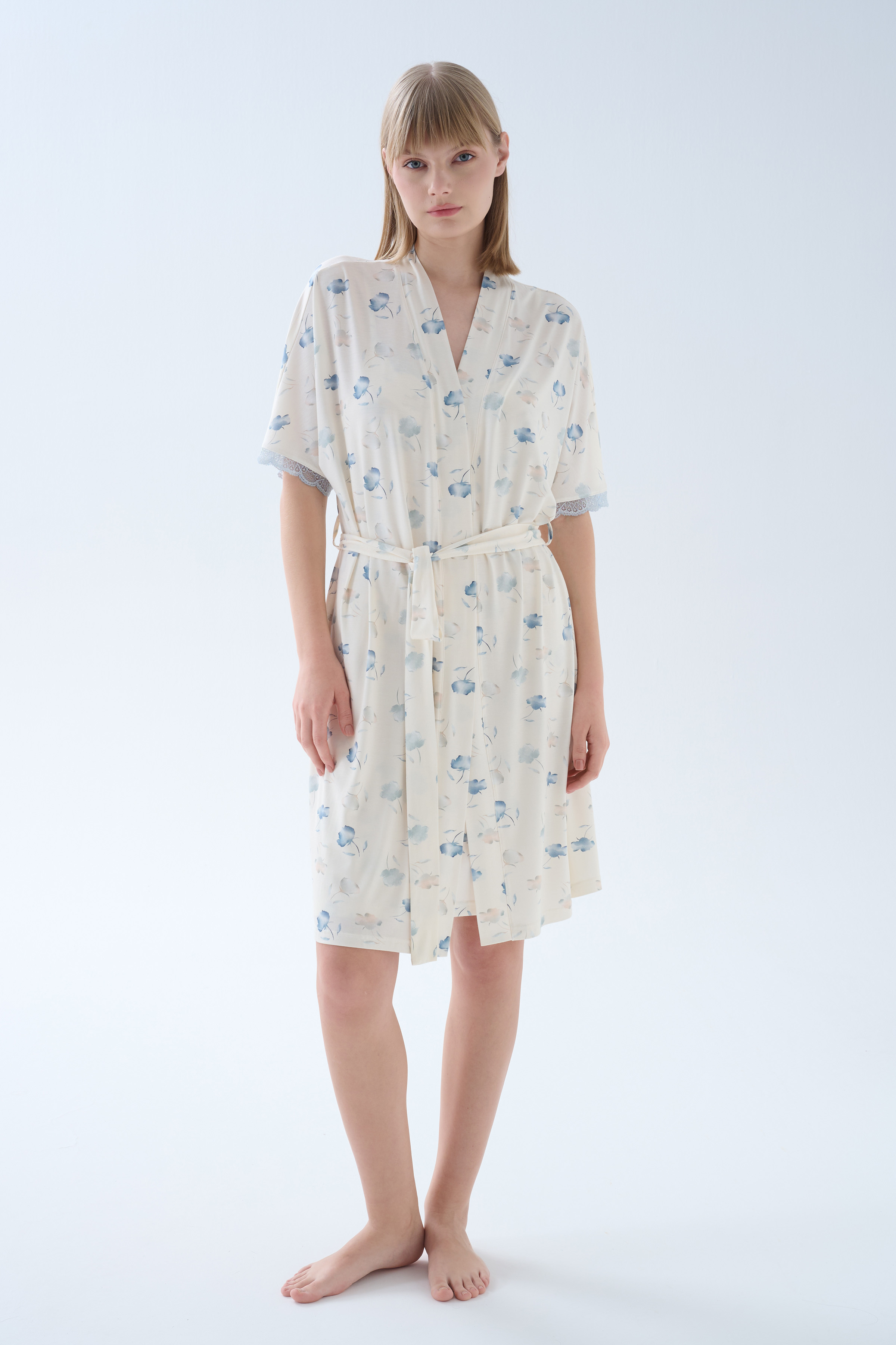 Kadın Viskoz Dantel Detaylı Sabahlık