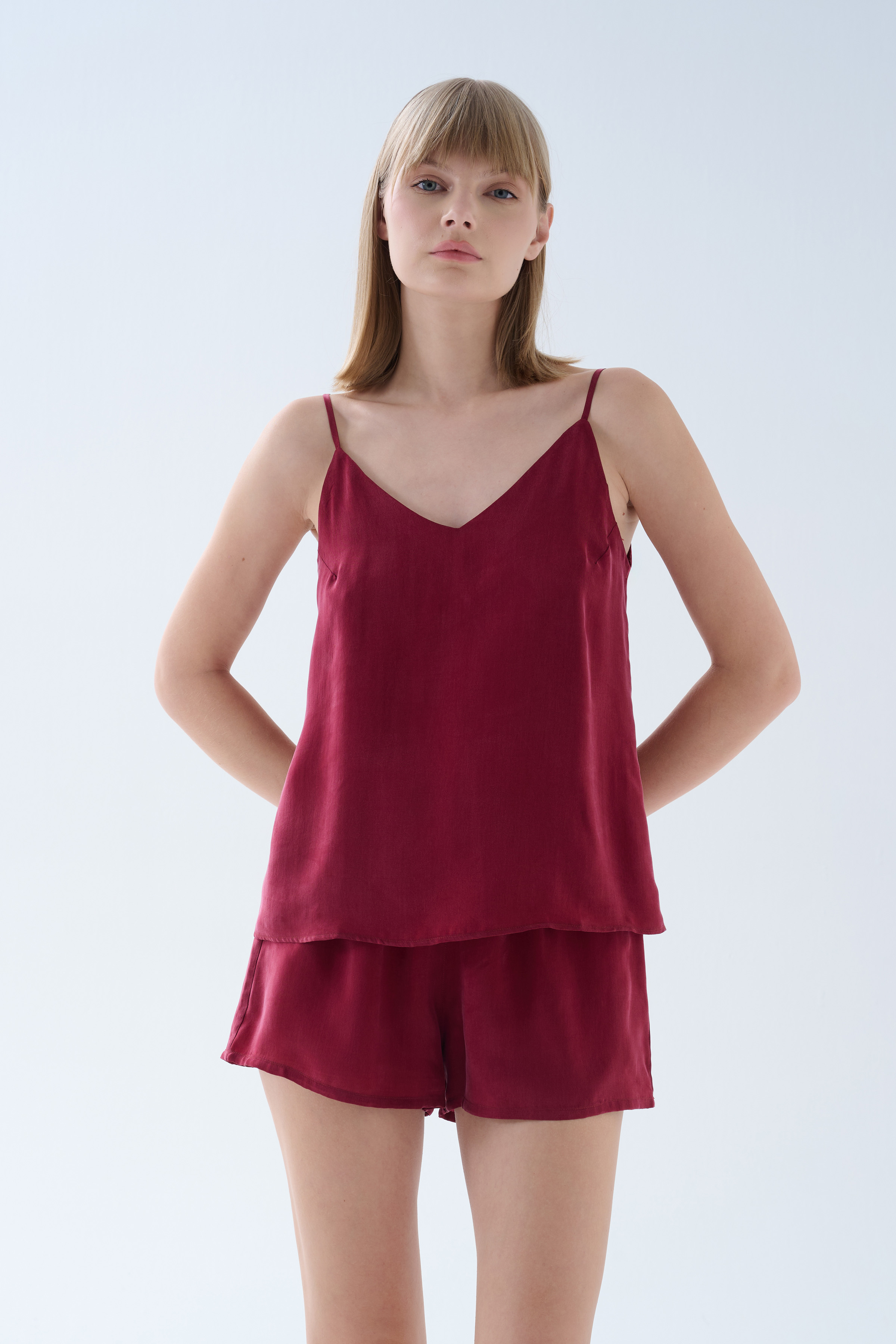 Kadın Vegan Dokuma İp Askılı V Yaka Volan Detaylı Atlet